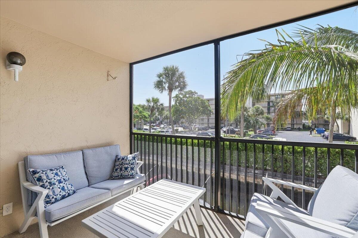 16 Royal Palm Way 205, Boca Raton, FL 33432 — photo 26 of 49