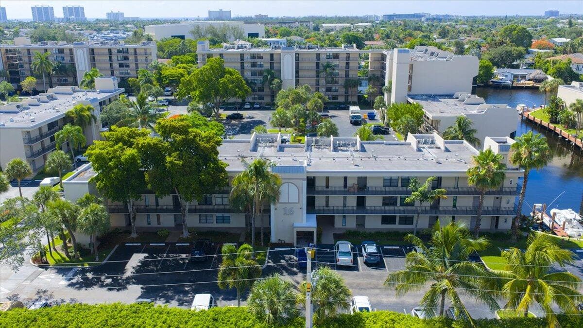 16 Royal Palm Way 205, Boca Raton, FL 33432 — photo 35 of 49