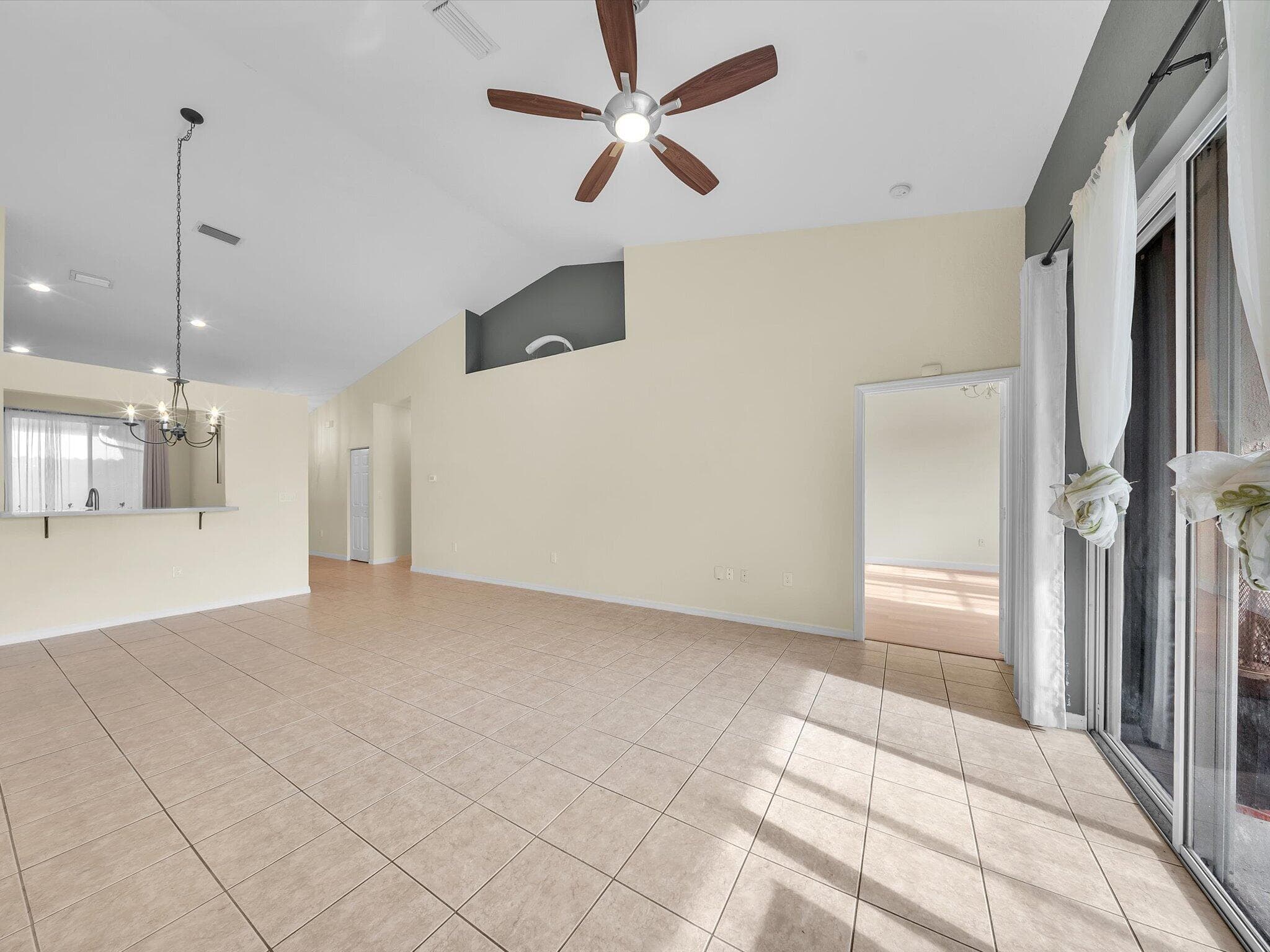 2851 E Aragon Boulevard 5, Sunrise, FL 33313 — photo 16 of 34