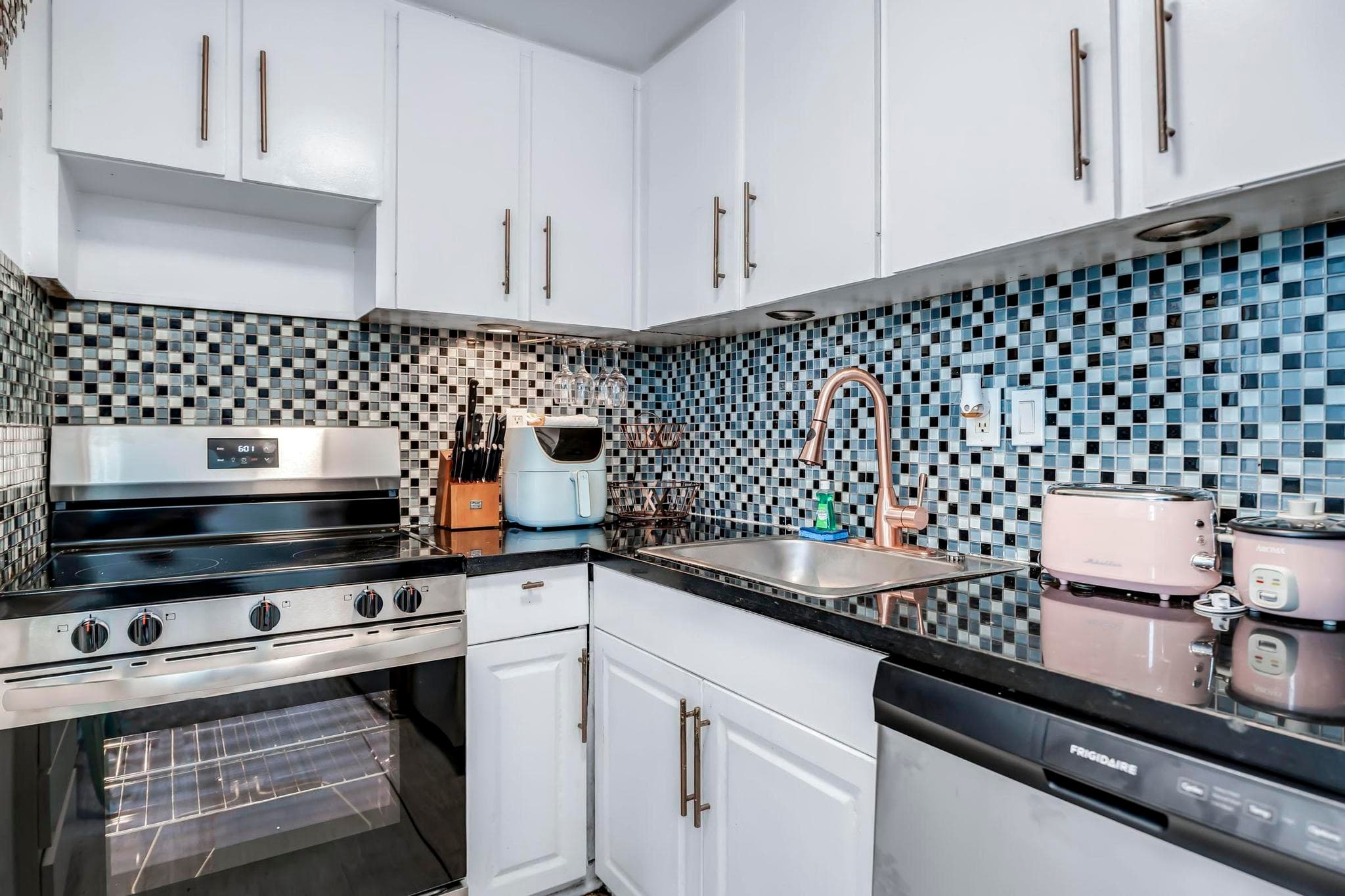 1342 Drexel Avenue 206, Miami Beach, FL 33139 — photo 9 of 32