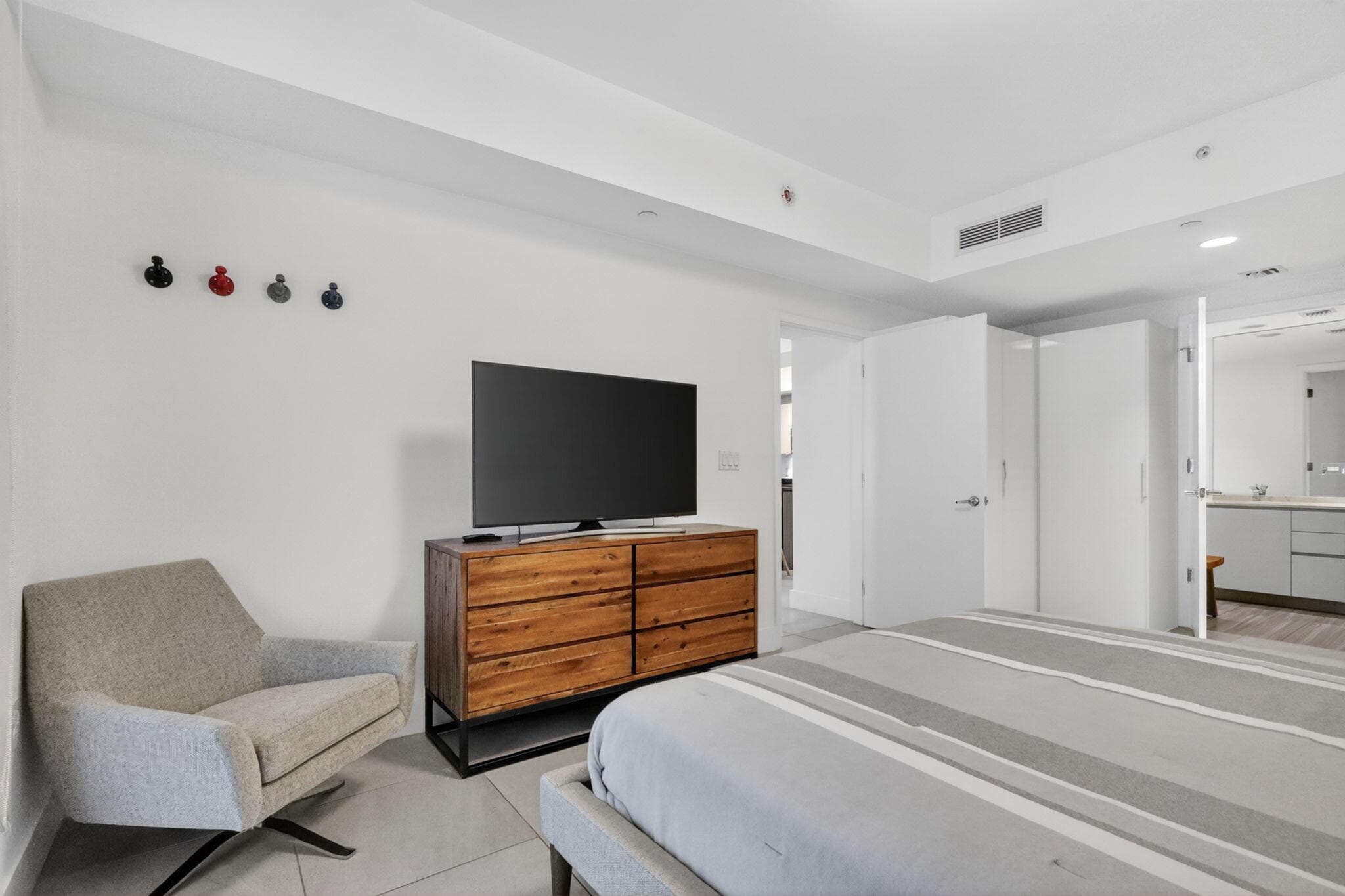 1010 Brickell Avenue 1607, Miami, FL 33131 — photo 14 of 53