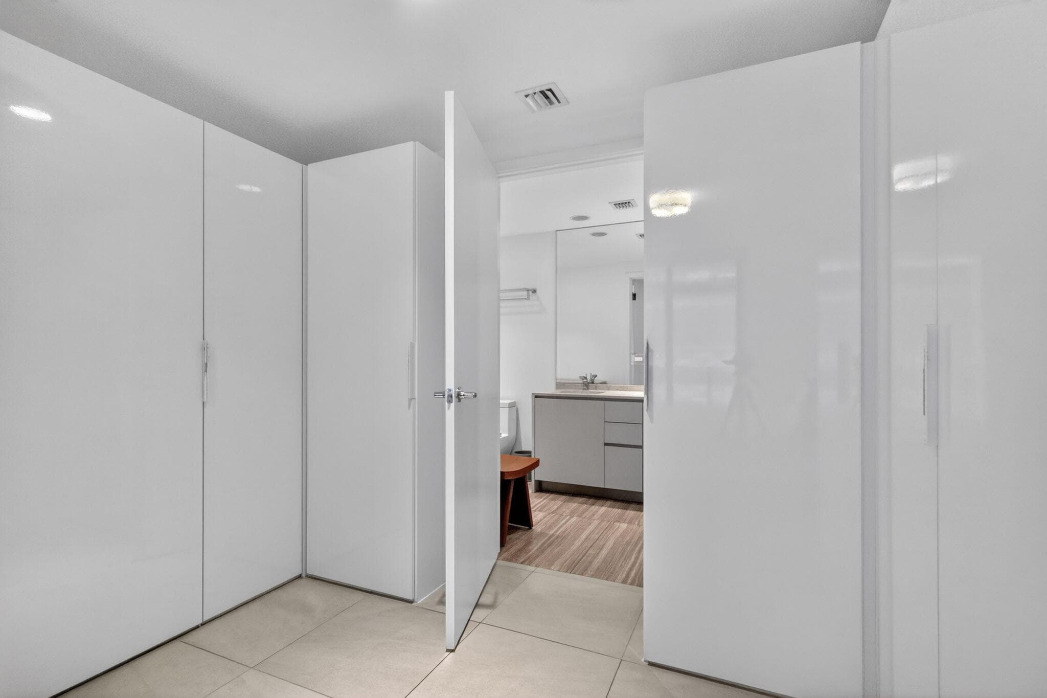 1010 Brickell Avenue 1607, Miami, FL 33131 — photo 15 of 53