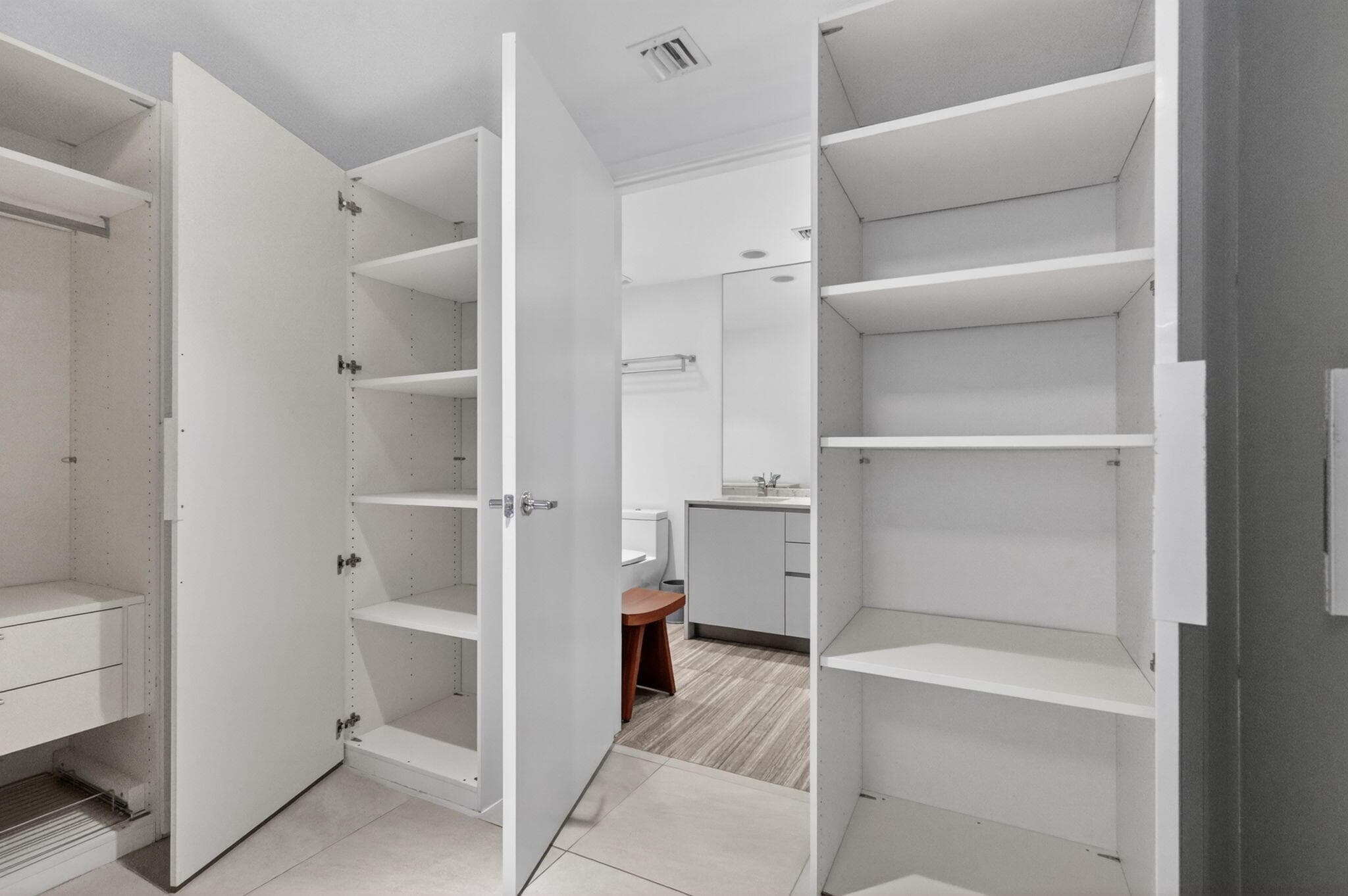1010 Brickell Avenue 1607, Miami, FL 33131 — photo 20 of 53