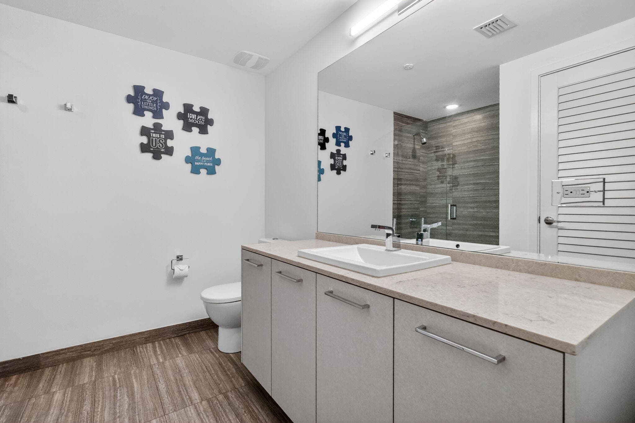 1010 Brickell Avenue 1607, Miami, FL 33131 — photo 24 of 53