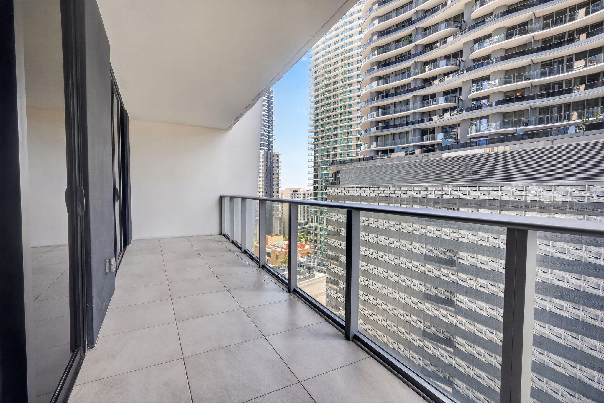 1010 Brickell Avenue 1607, Miami, FL 33131 — photo 31 of 53