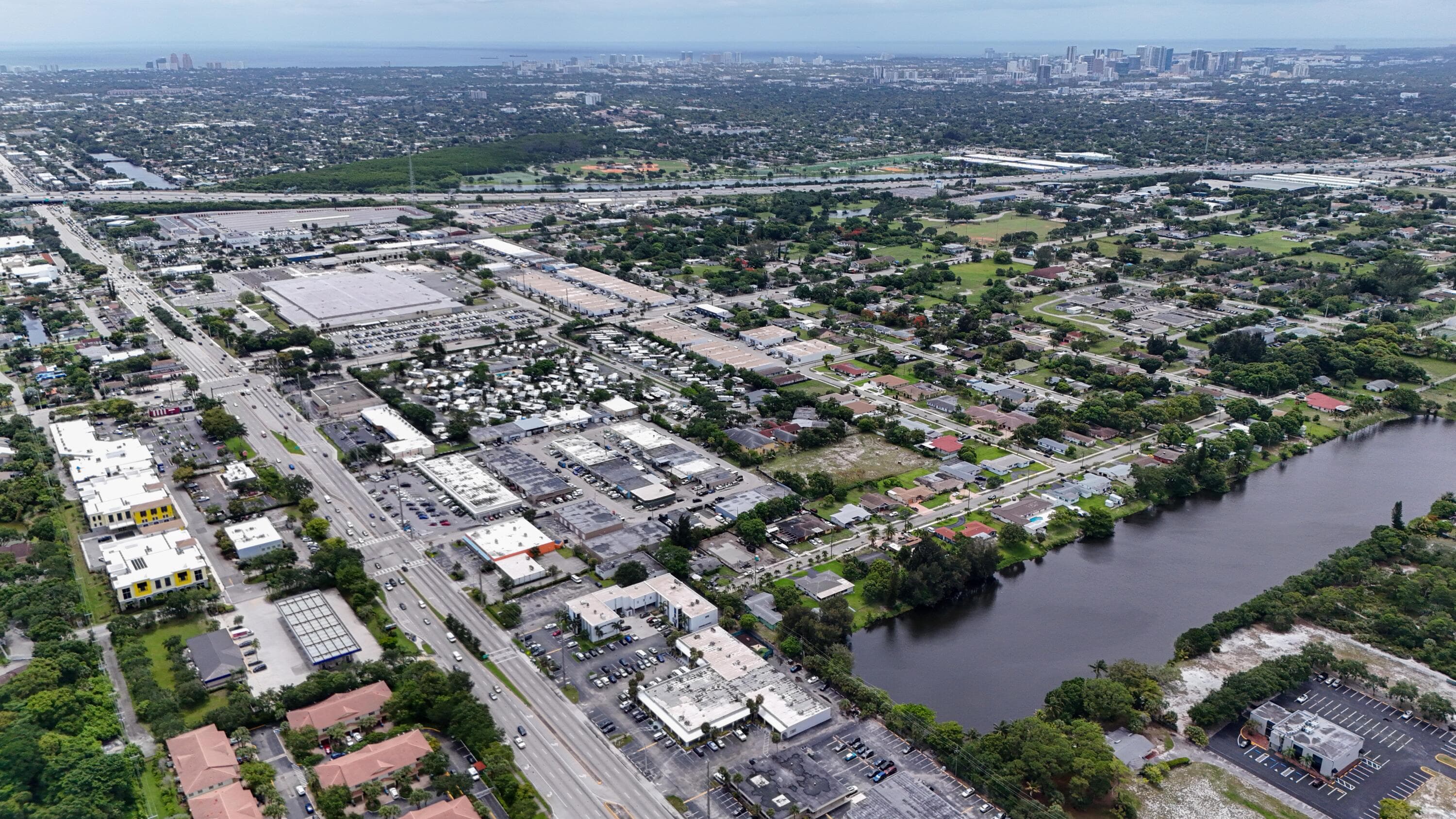 2450 W Oakland Park Boulevard, Oakland Park, FL 33311 — photo 6 of 13