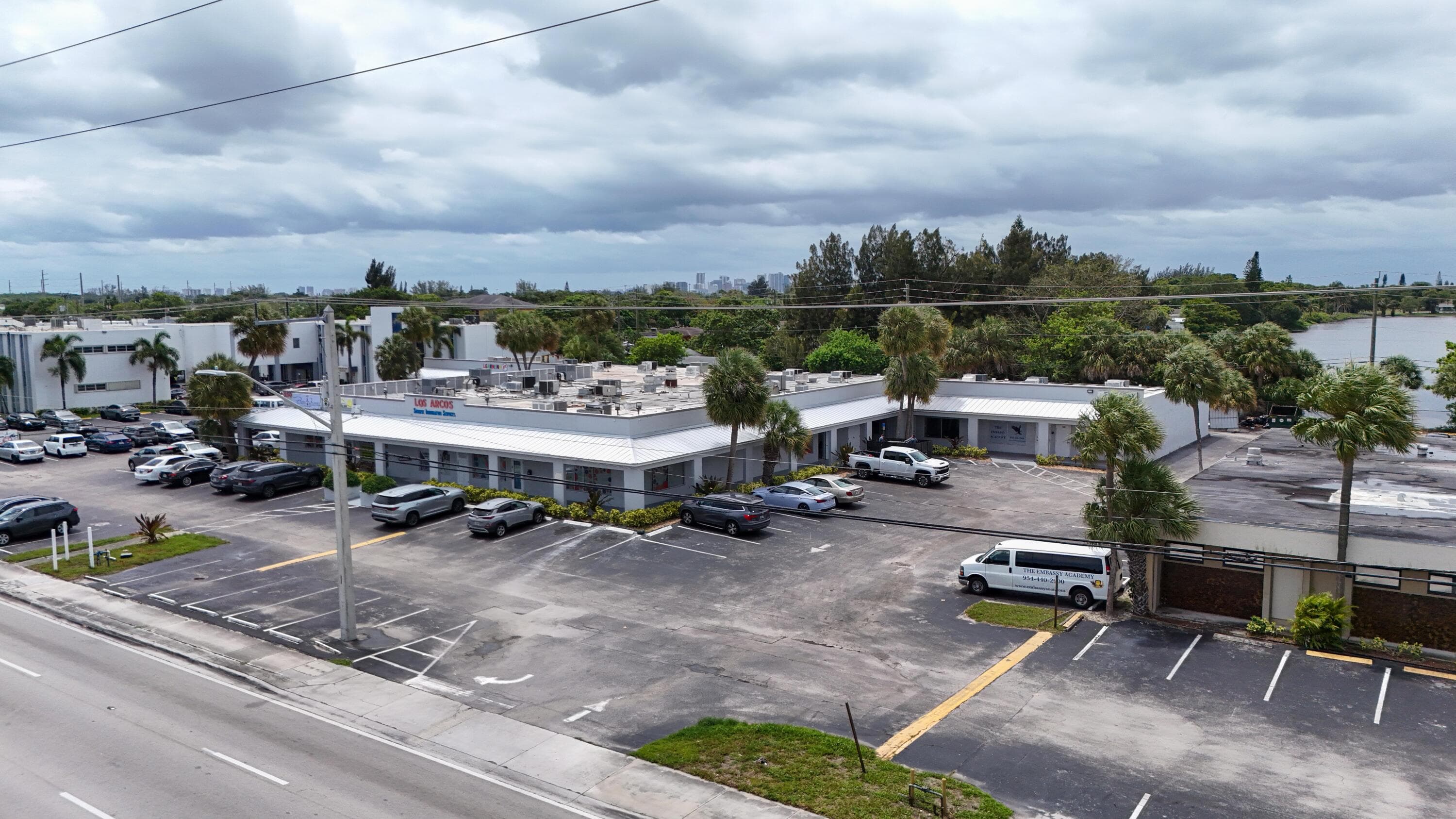 2450 W Oakland Park Boulevard, Oakland Park, FL 33311 — photo 9 of 13