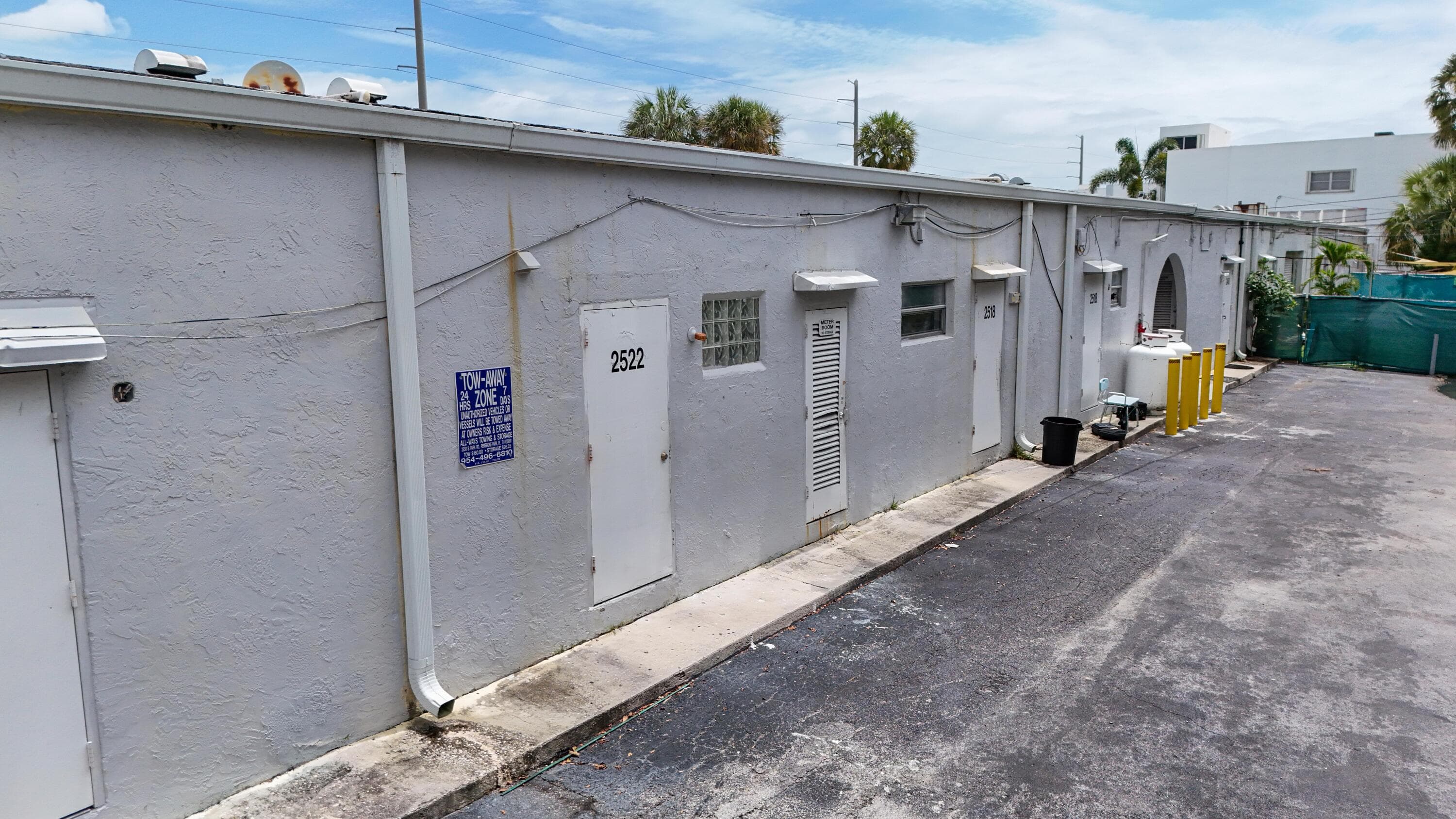 2450 W Oakland Park Boulevard, Oakland Park, FL 33311 — photo 11 of 13