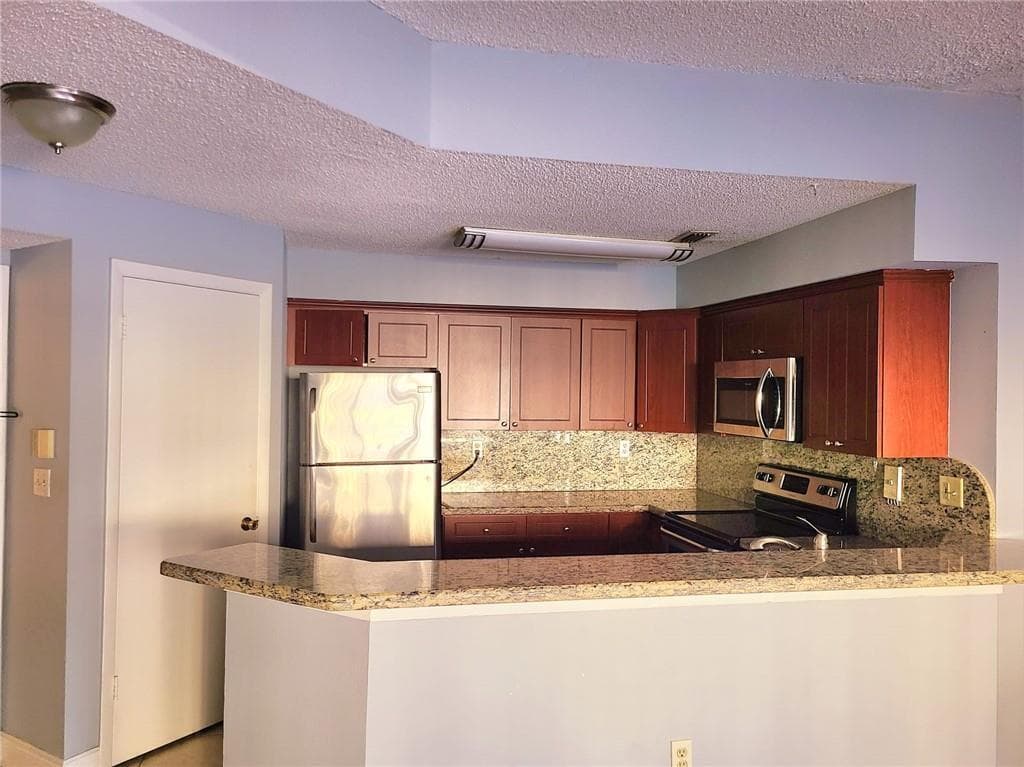 2445 SW 18th Terrace 903, Fort Lauderdale, FL 33315 — photo 6 of 7