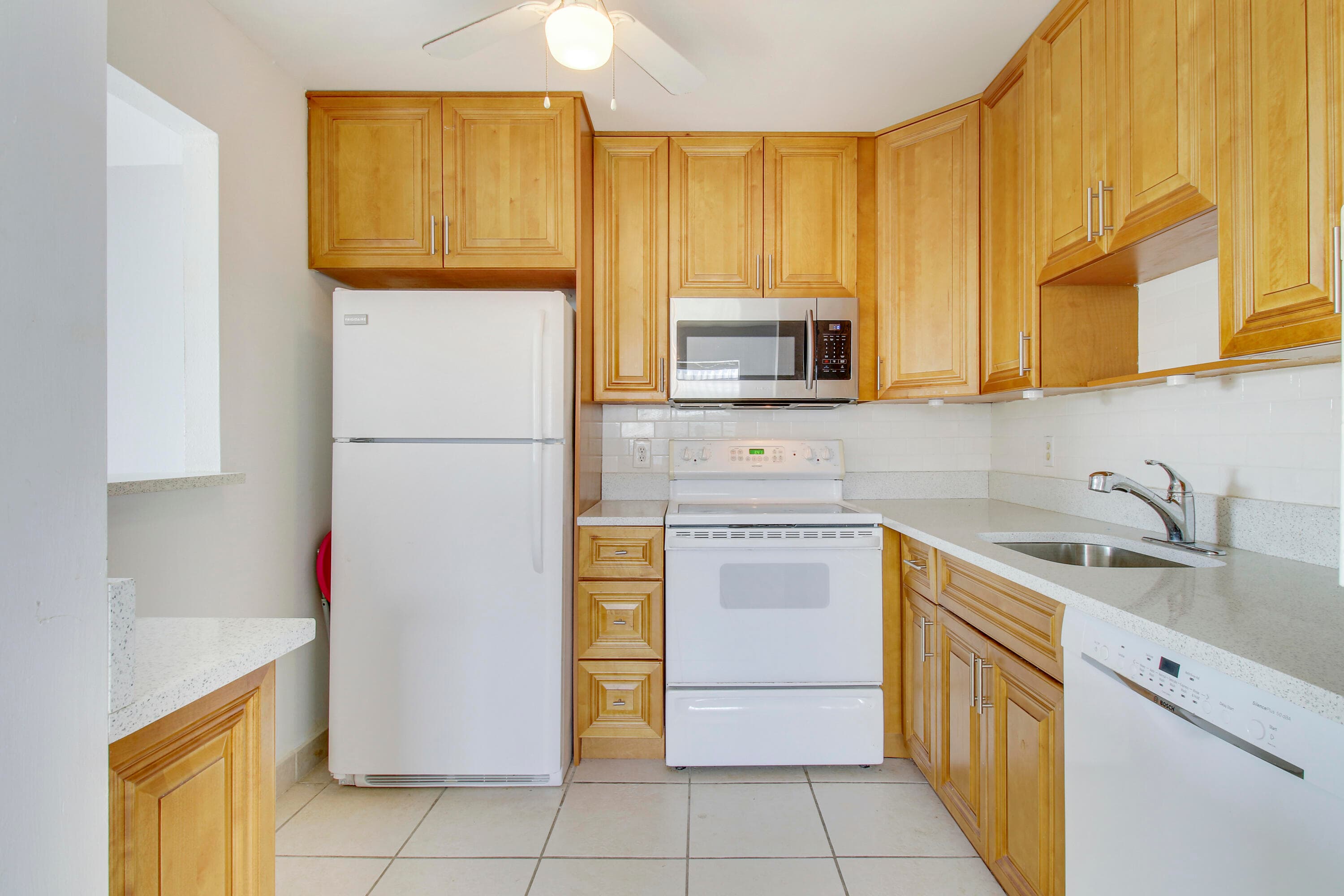 175 Valencia H, Delray Beach, FL 33446 — photo 5 of 19