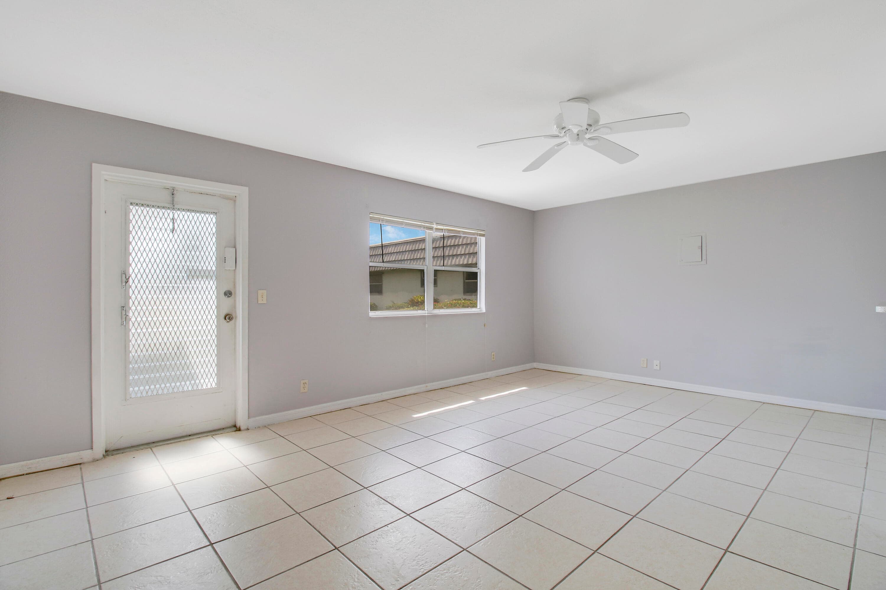 175 Valencia H, Delray Beach, FL 33446 — photo 8 of 19