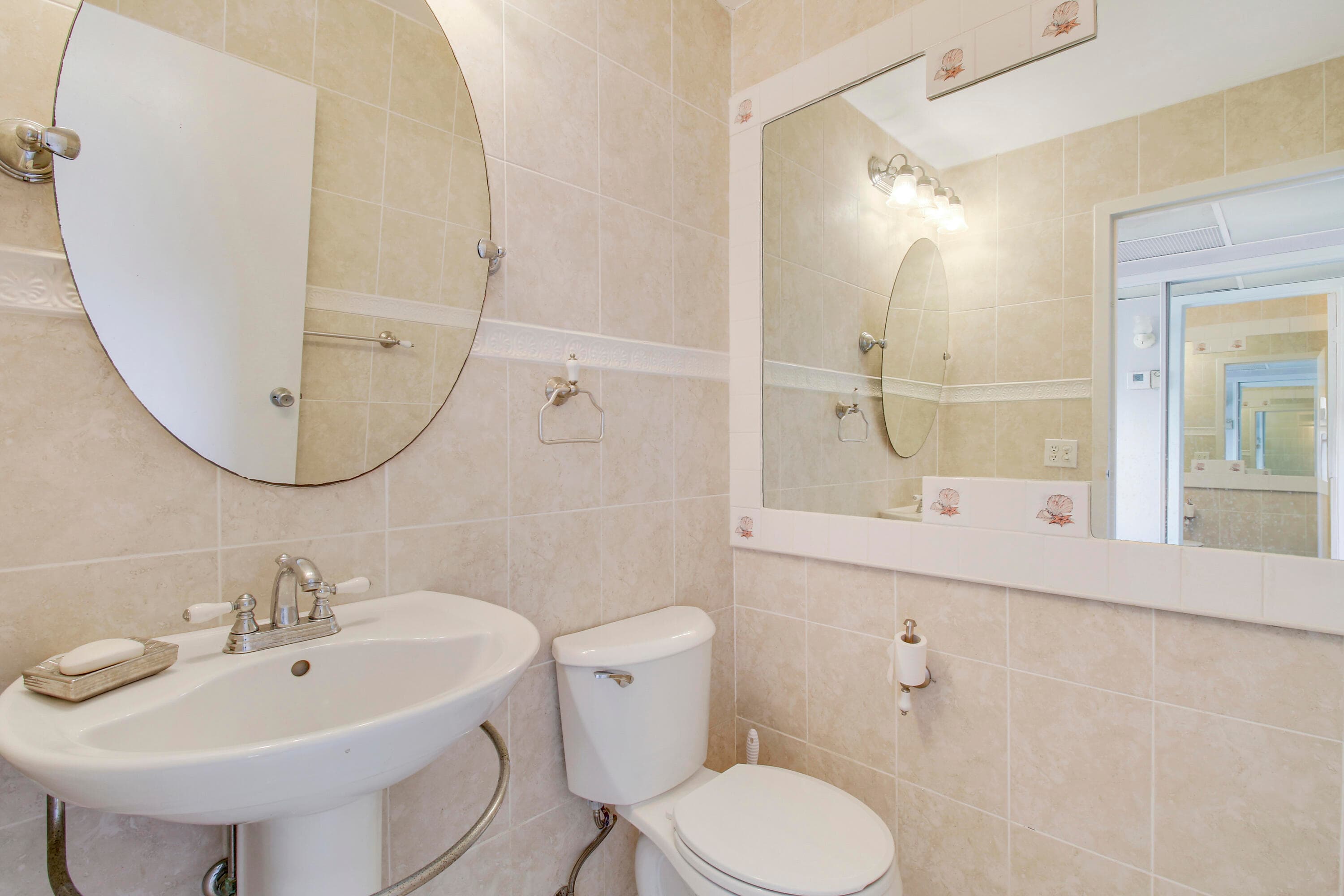 175 Valencia H, Delray Beach, FL 33446 — photo 9 of 19