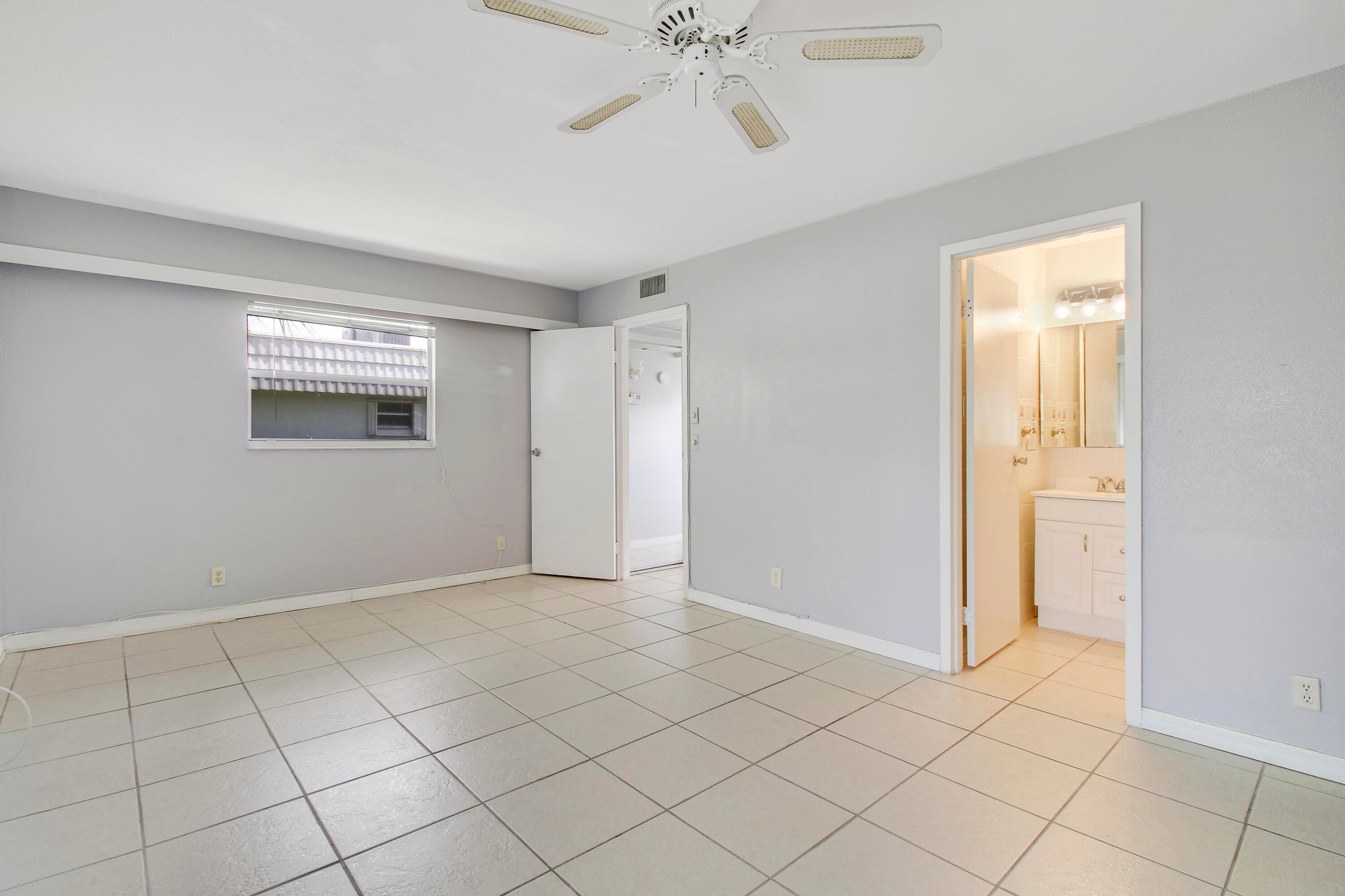 175 Valencia H, Delray Beach, FL 33446 — photo 12 of 19