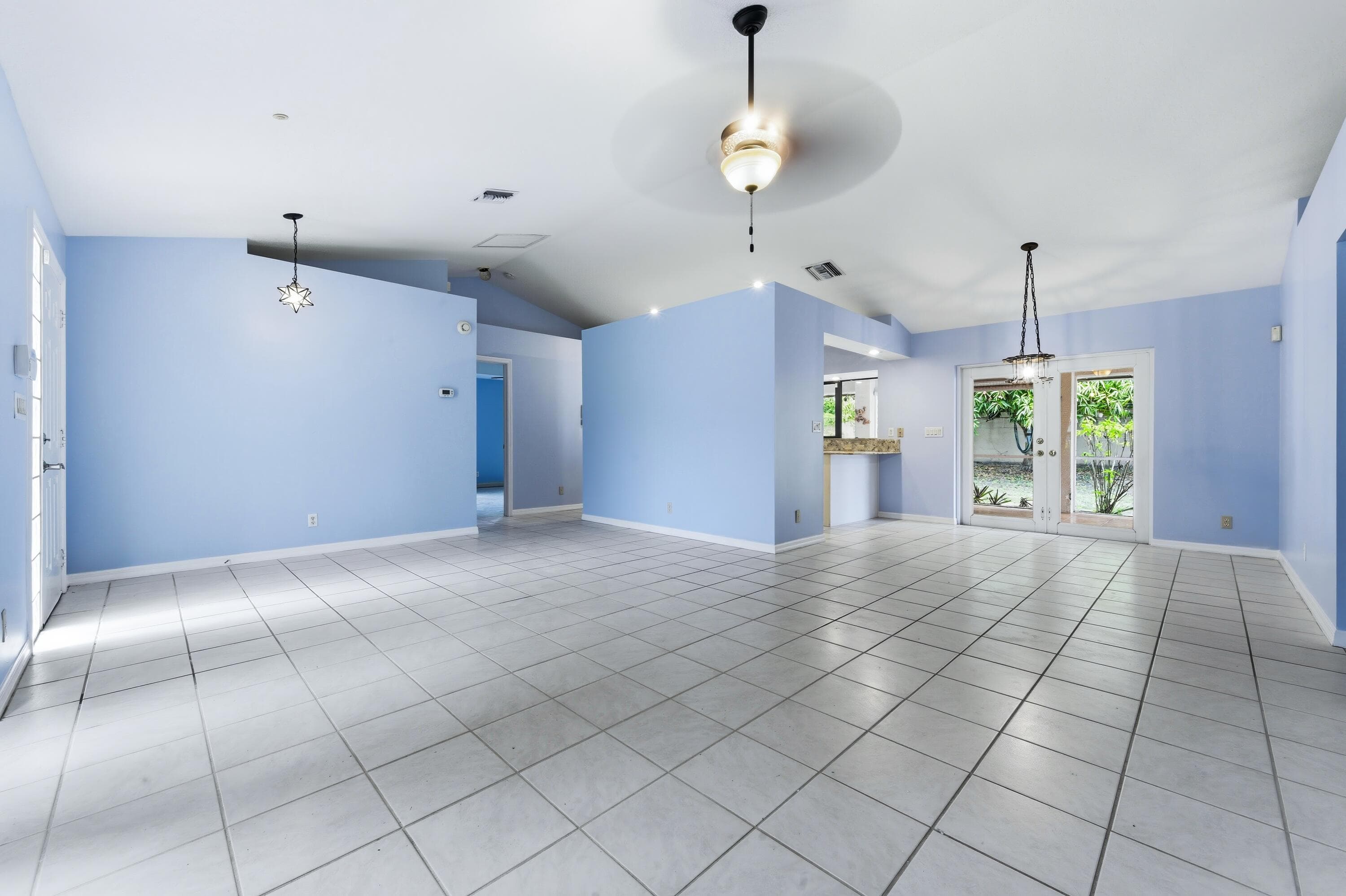 560 N Cypress Drive, Jupiter, FL 33469 — photo 6 of 10