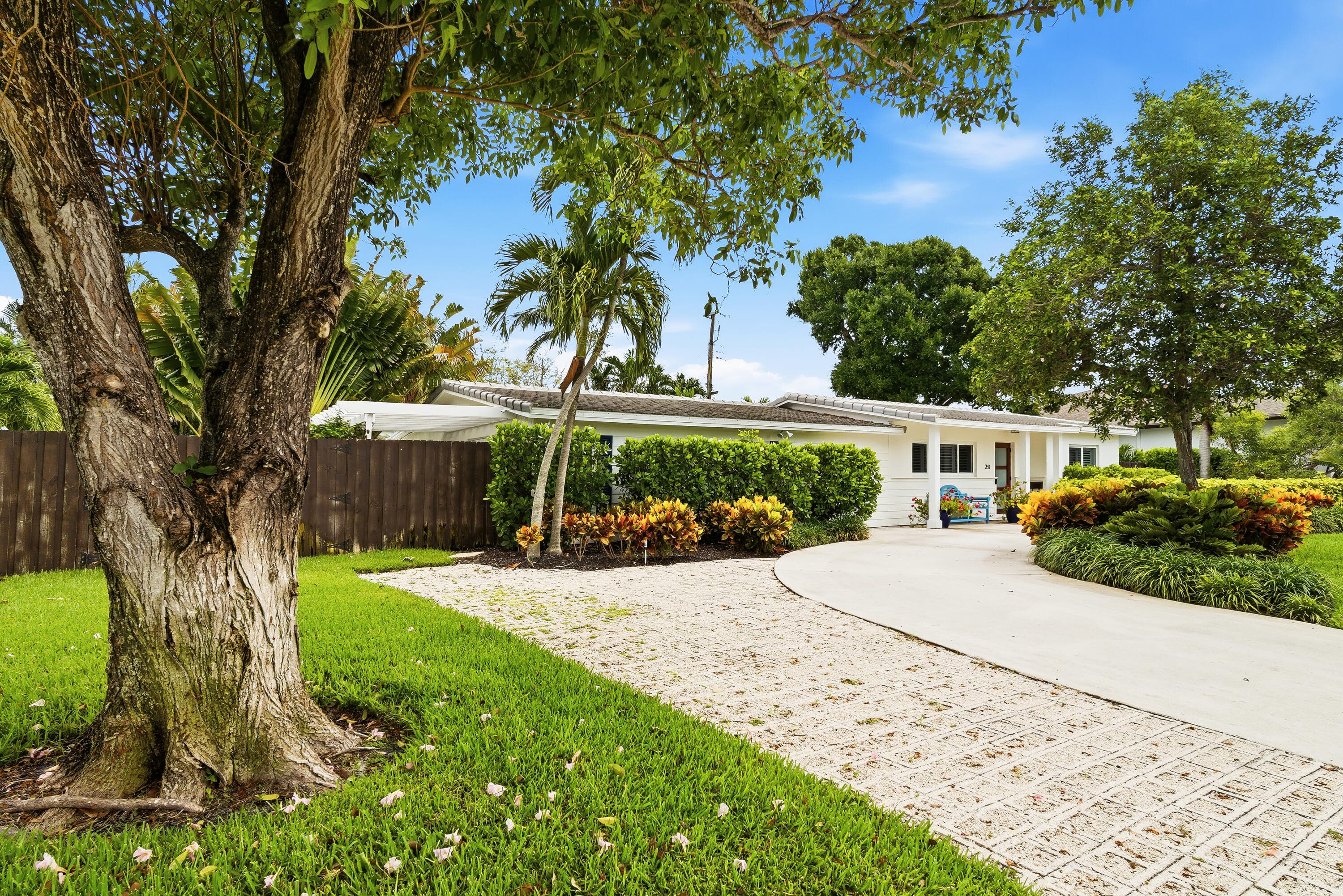 251 Gregory Place, West Palm Beach, FL 33405 — photo 2 of 40