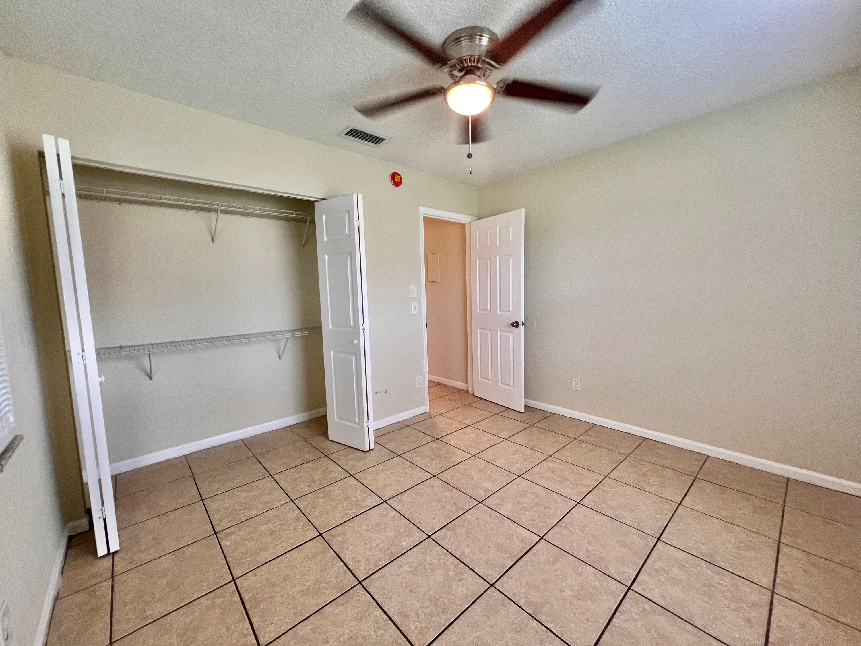 423 Glenwood Drive, West Palm Beach, FL 33415 — photo 10 of 24