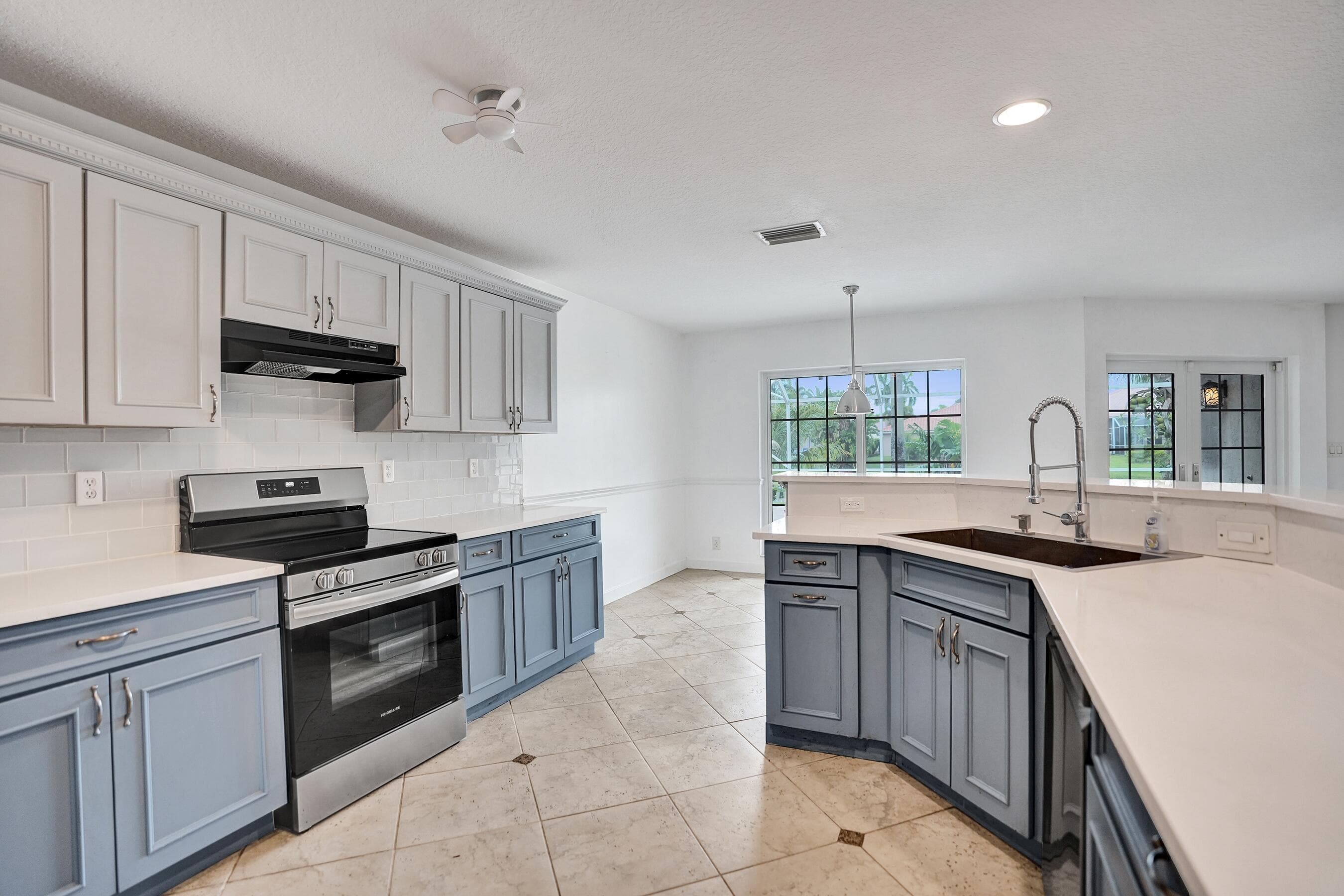 9352 Cascade Court, Boynton Beach, FL 33437 — photo 9 of 60
