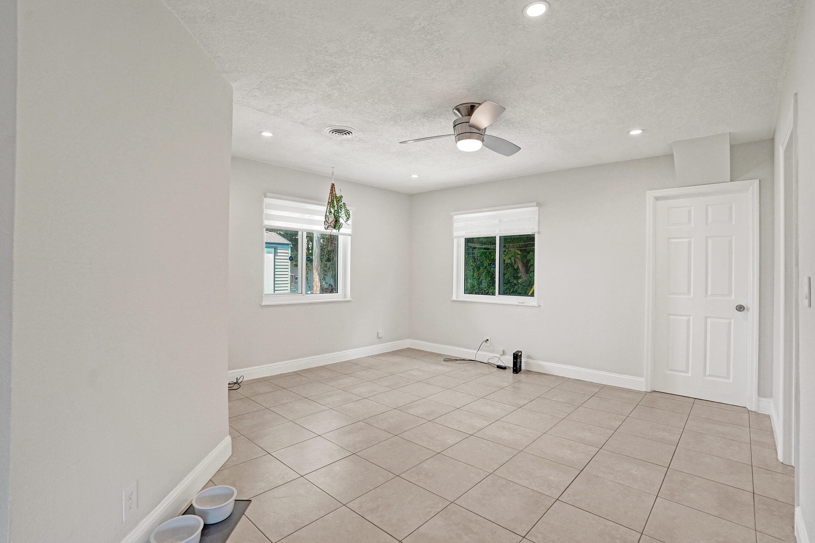 1218 SW 22nd Avenue, Delray Beach, FL 33445 — photo 8 of 38