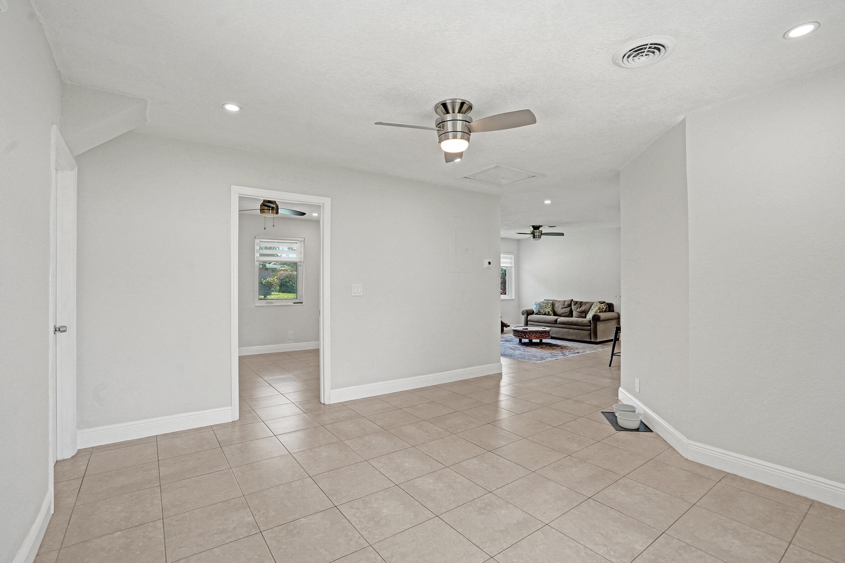 1218 SW 22nd Avenue, Delray Beach, FL 33445 — photo 10 of 38