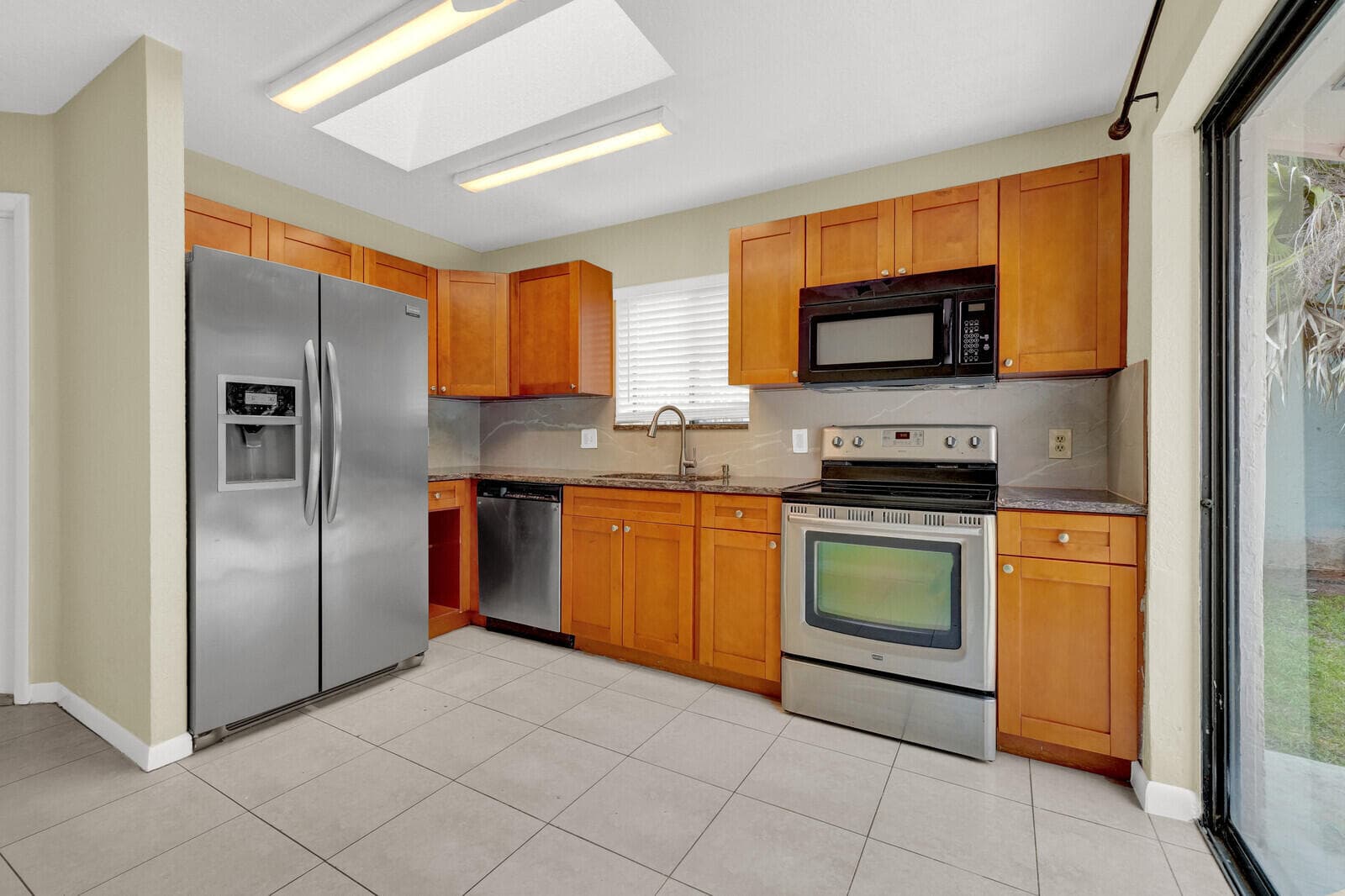 5864 Strawberry Lakes Circle, Lake Worth, FL 33463 — photo 10 of 23