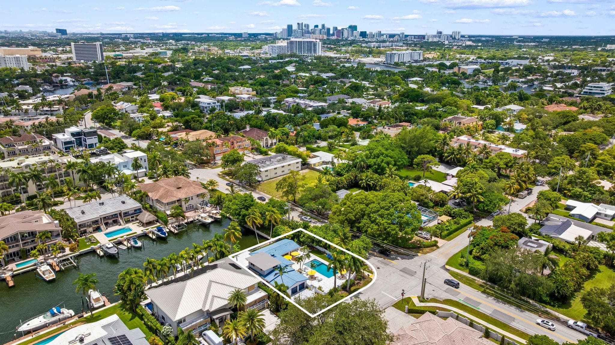 1524 Bayview Drive, Fort Lauderdale, FL 33304 — photo 3 of 40