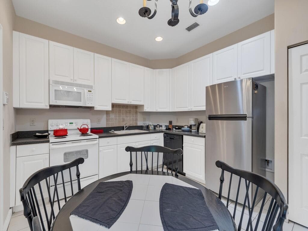 3830 Nags Head Place SW, Vero Beach, FL 32968 — photo 9 of 32