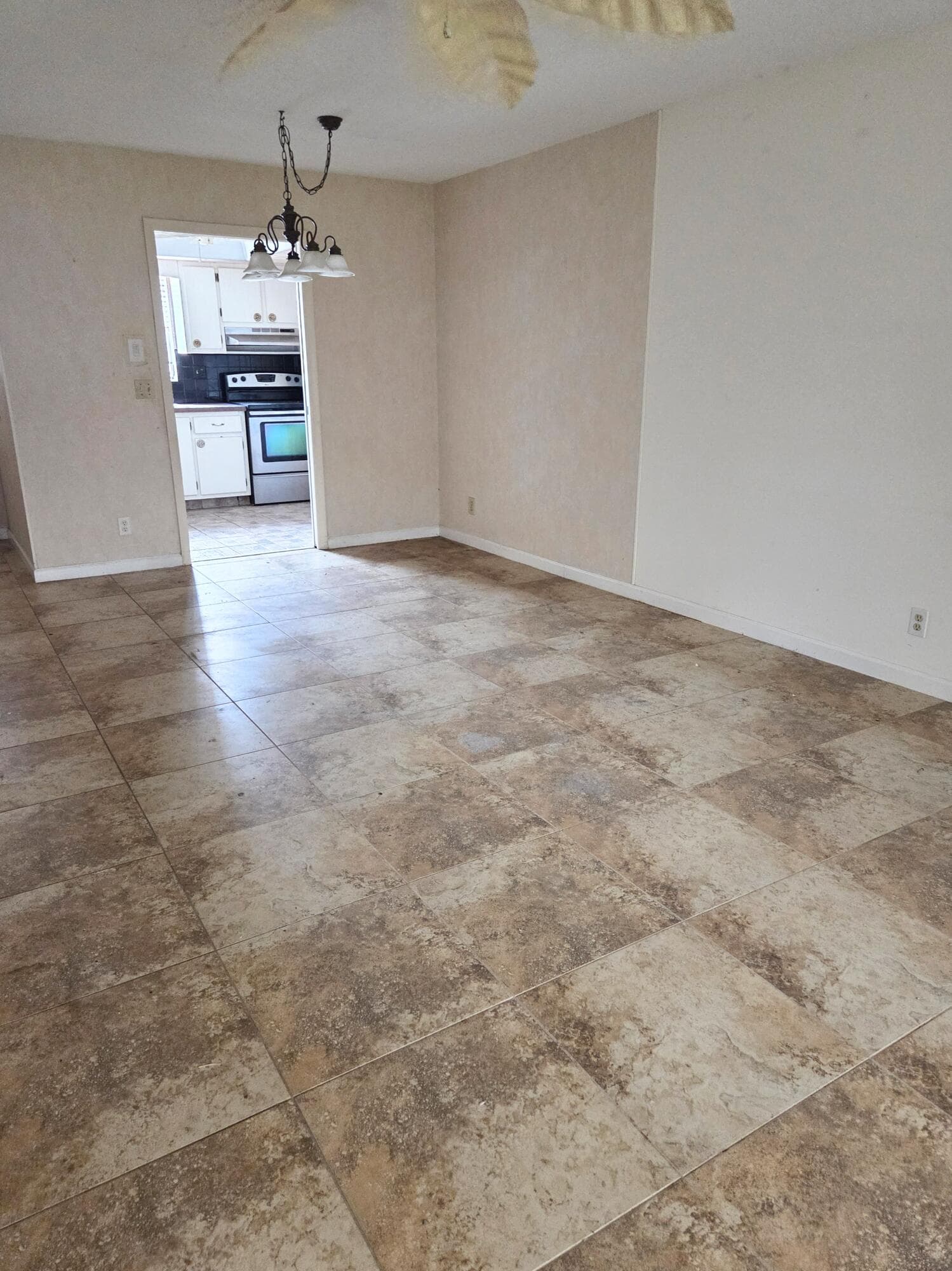 2703 Dudley Drive W Unit E, West Palm Beach, FL 33415 — photo 5 of 13