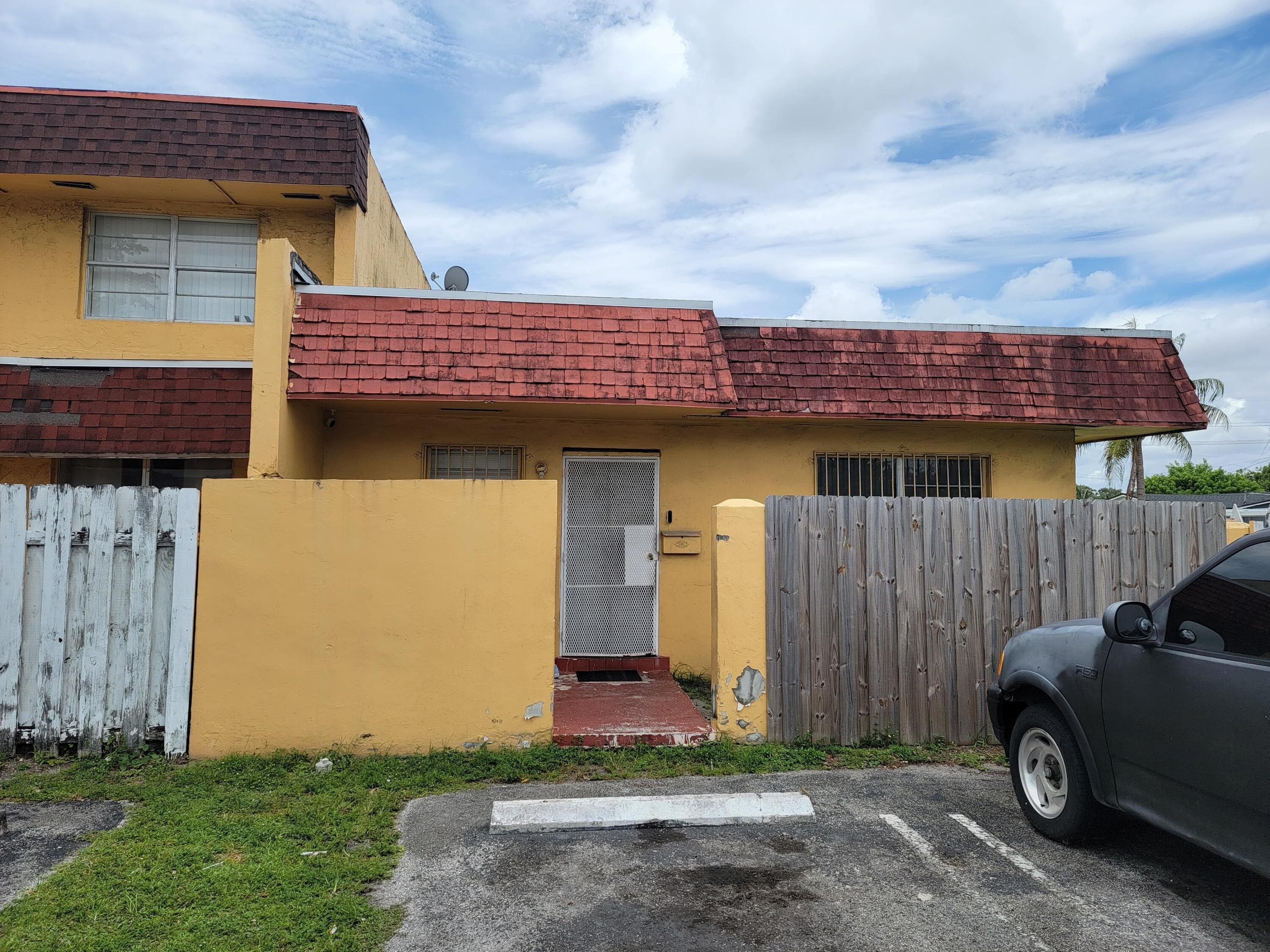 606 NW 179th Street, Miami Gardens, FL 33169 — photo 6 of 11