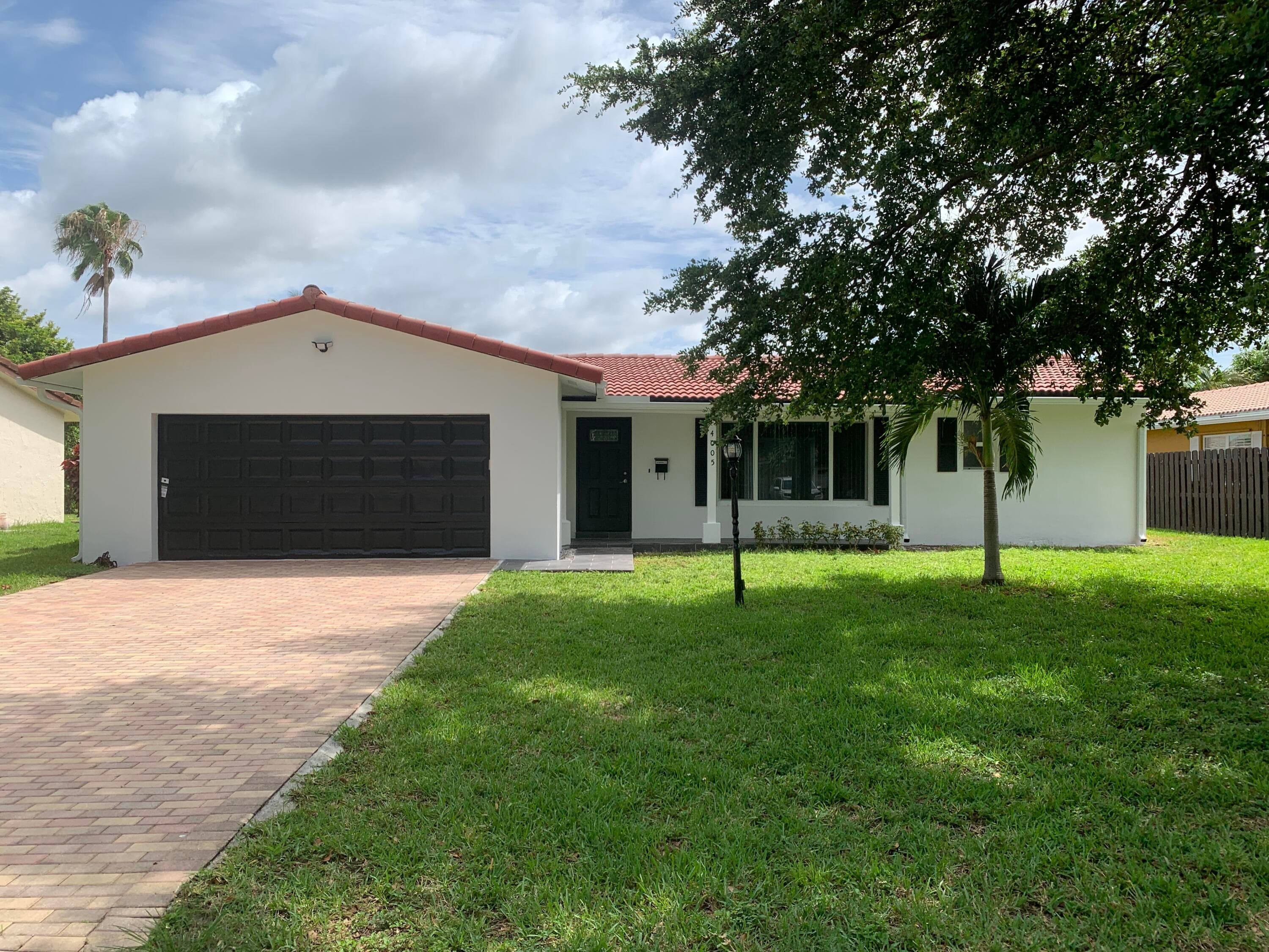 4005 NW 76th Avenue, Coral Springs, FL 33065 — photo 1 of 48