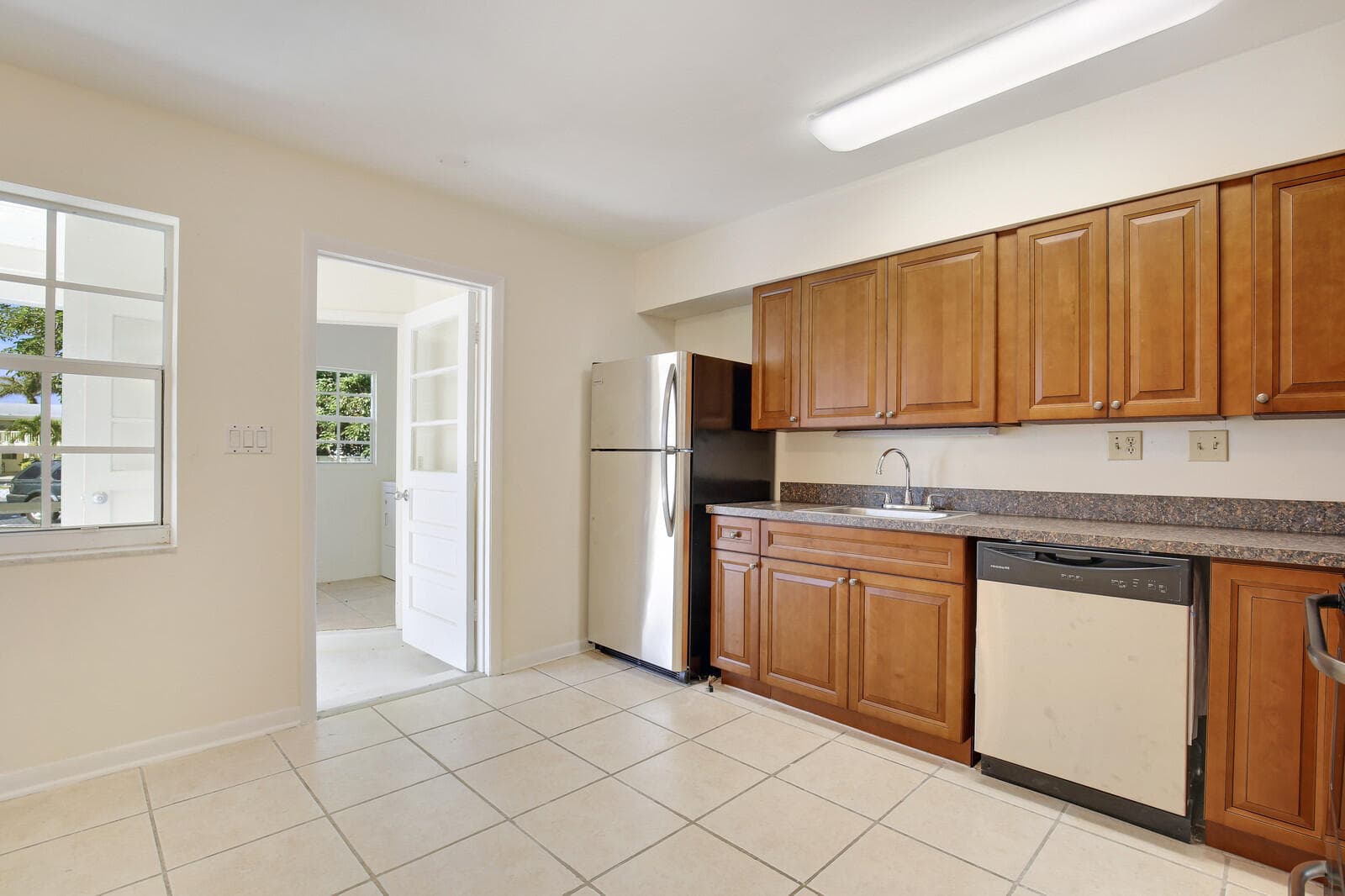 533 W Jasmine Drive B, Lake Park, FL 33403 — photo 7 of 14
