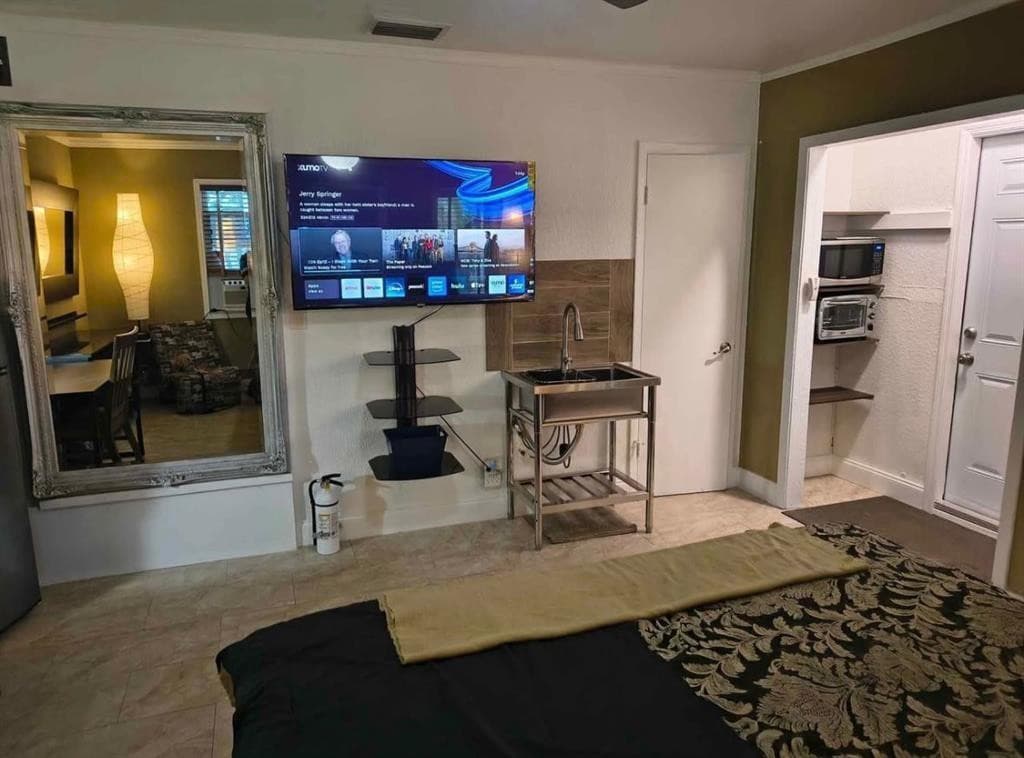 5741 SW 24th Avenue Unit B, Dania Beach, FL 33312 — photo 5 of 9