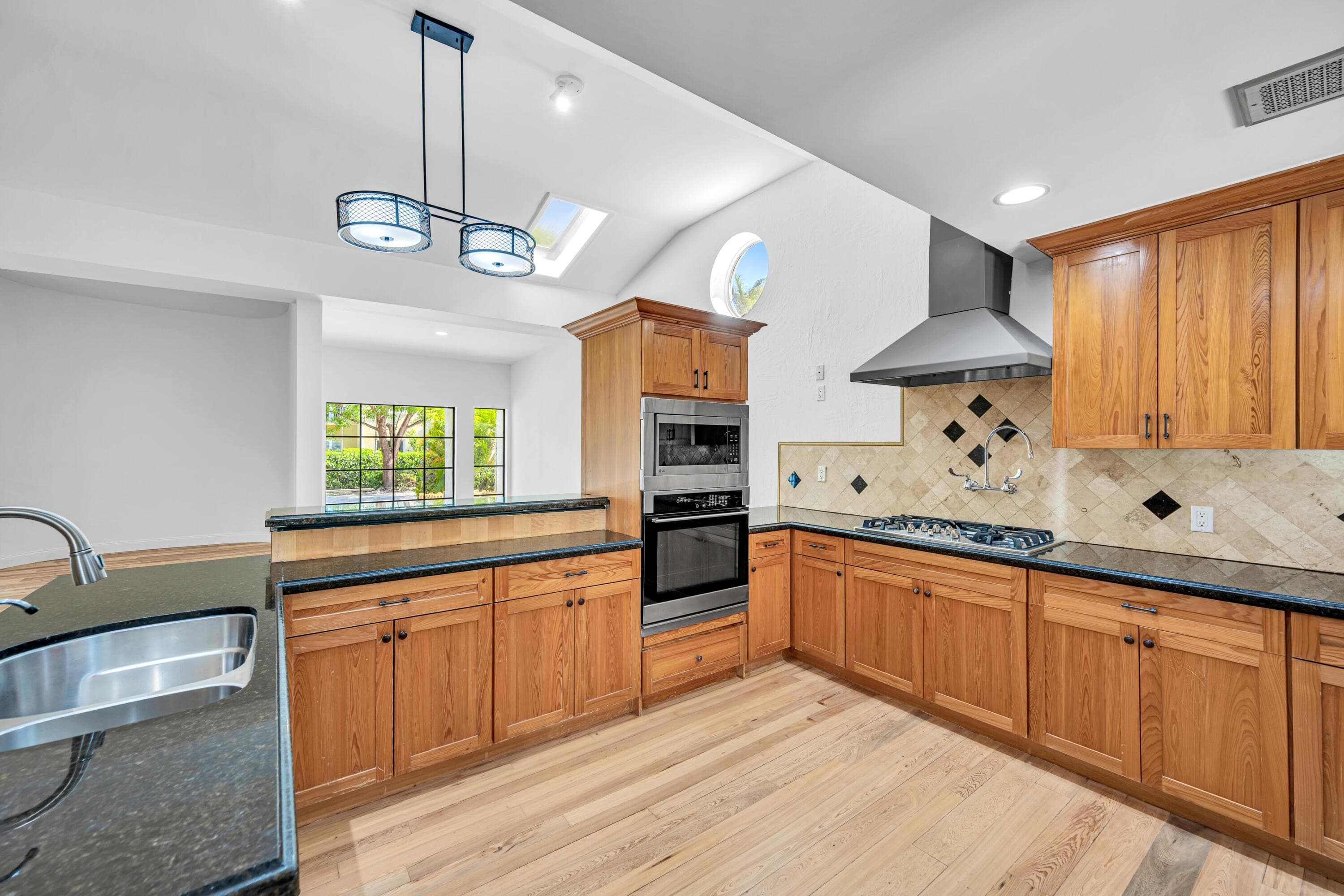 1413 NE 4th Court, Fort Lauderdale, FL 33301 — photo 13 of 48