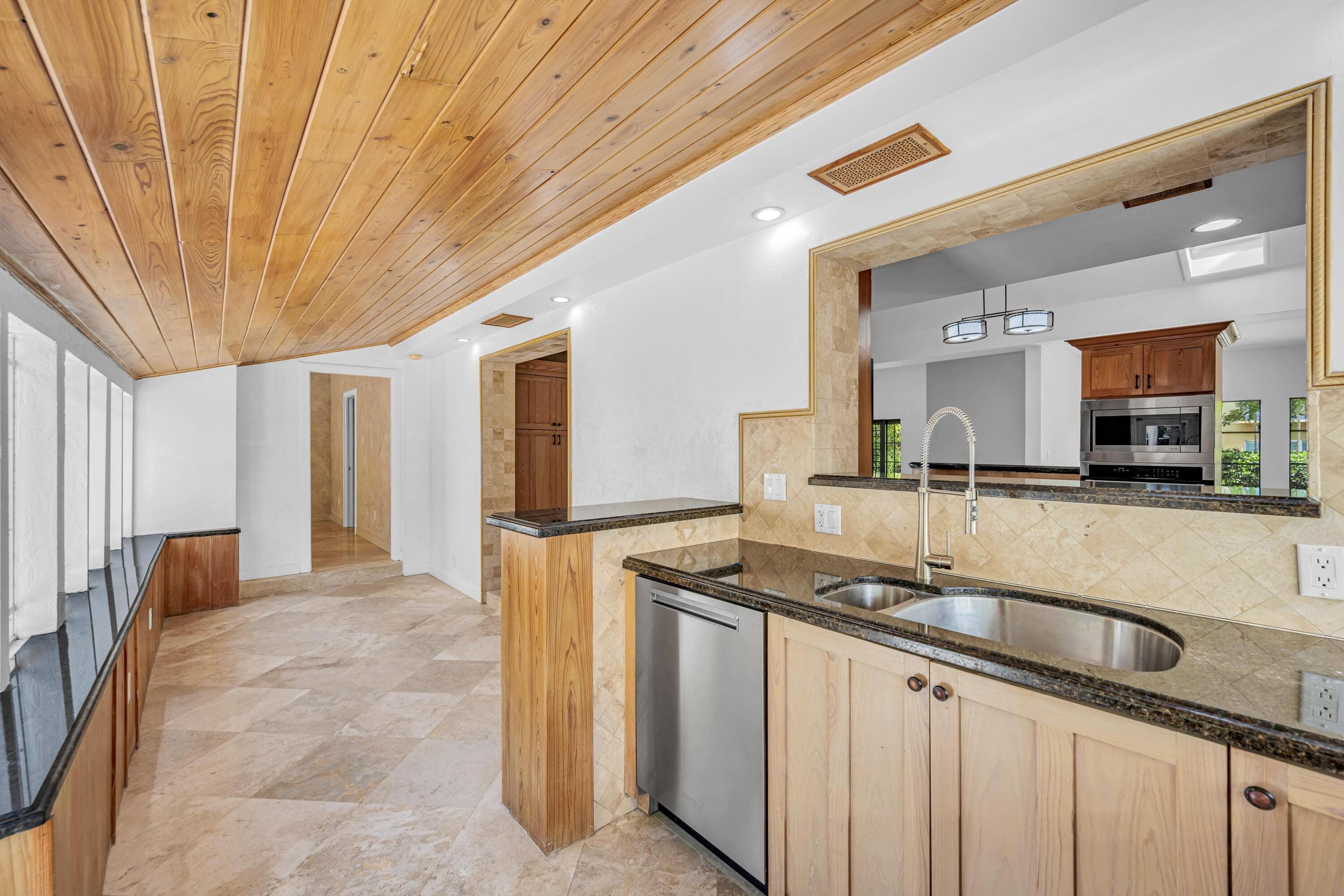 1413 NE 4th Court, Fort Lauderdale, FL 33301 — photo 18 of 48