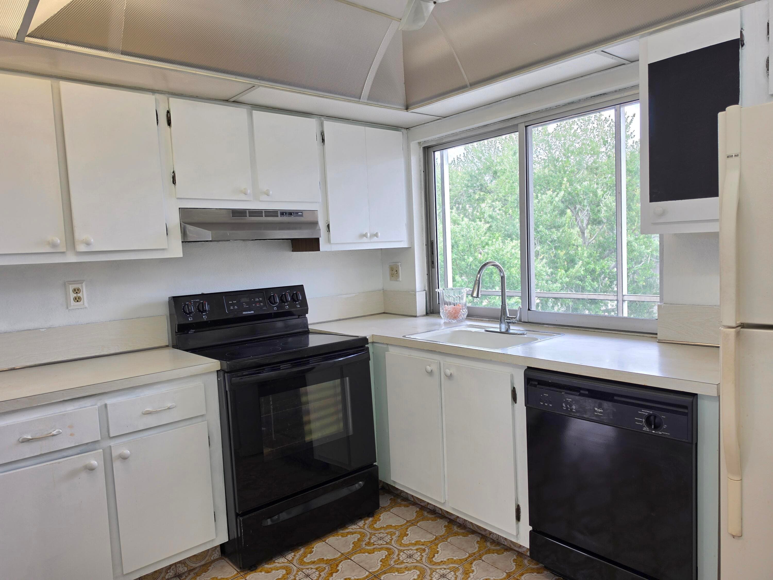 9330 Lime Bay Boulevard 301, Tamarac, FL 33321 — photo 12 of 40