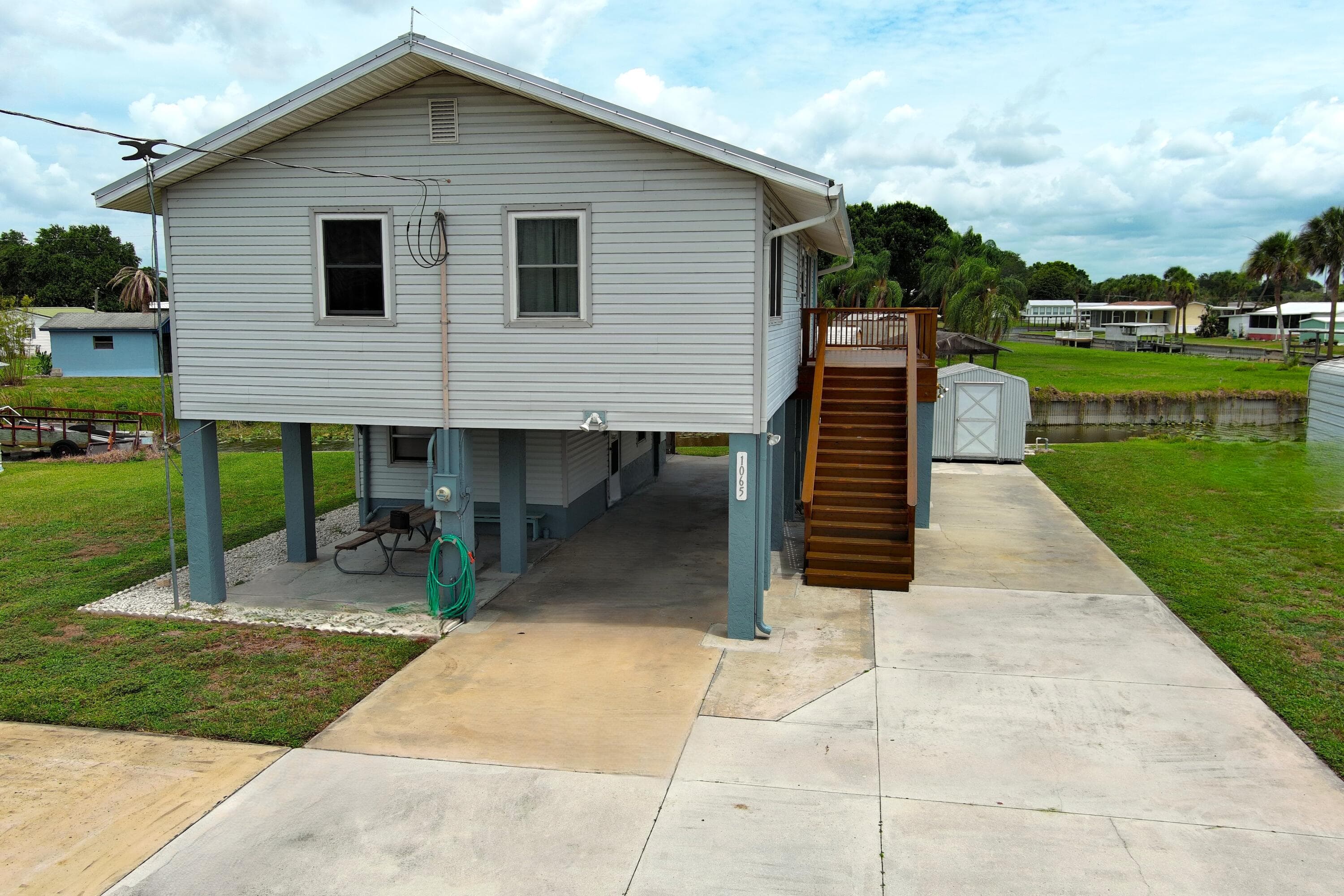 1065 Peach Lane, Okeechobee, FL 34974 — photo 1 of 37