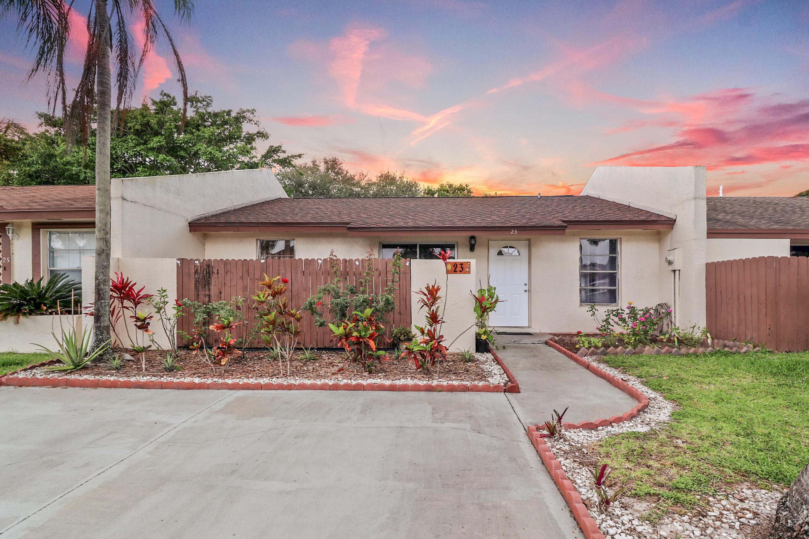 23 Chelsea Lane, Boynton Beach, FL 33426 — photo 1 of 32