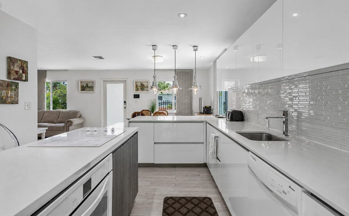 100 NW 40th Street, Miami, FL 33127 — photo 3 of 16