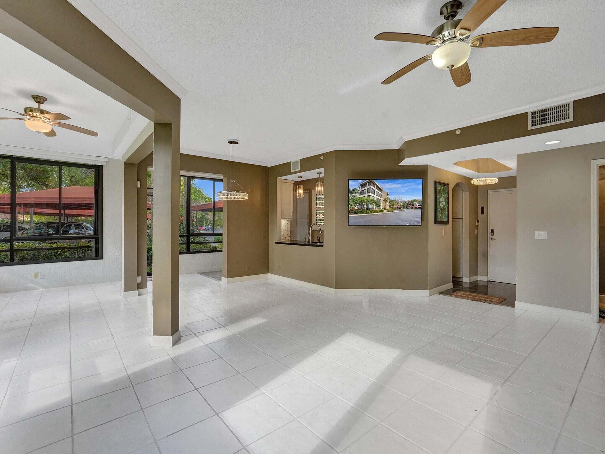 7546 La Paz Boulevard 108, Boca Raton, FL 33433 — photo 9 of 33