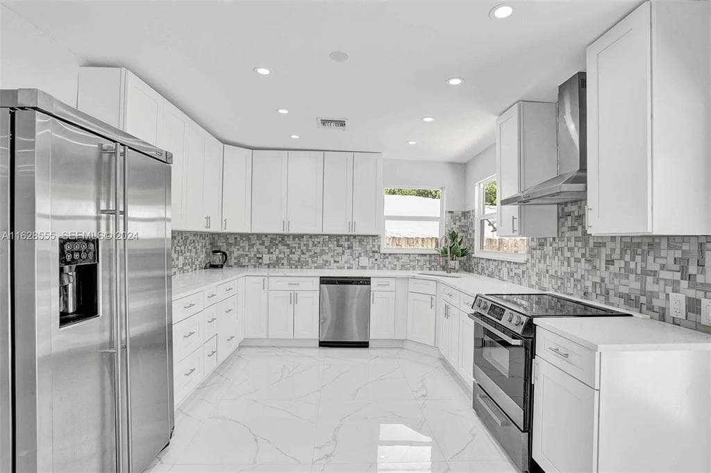 3421 Dover Road, Pompano Beach, FL 33062 — photo 4 of 13