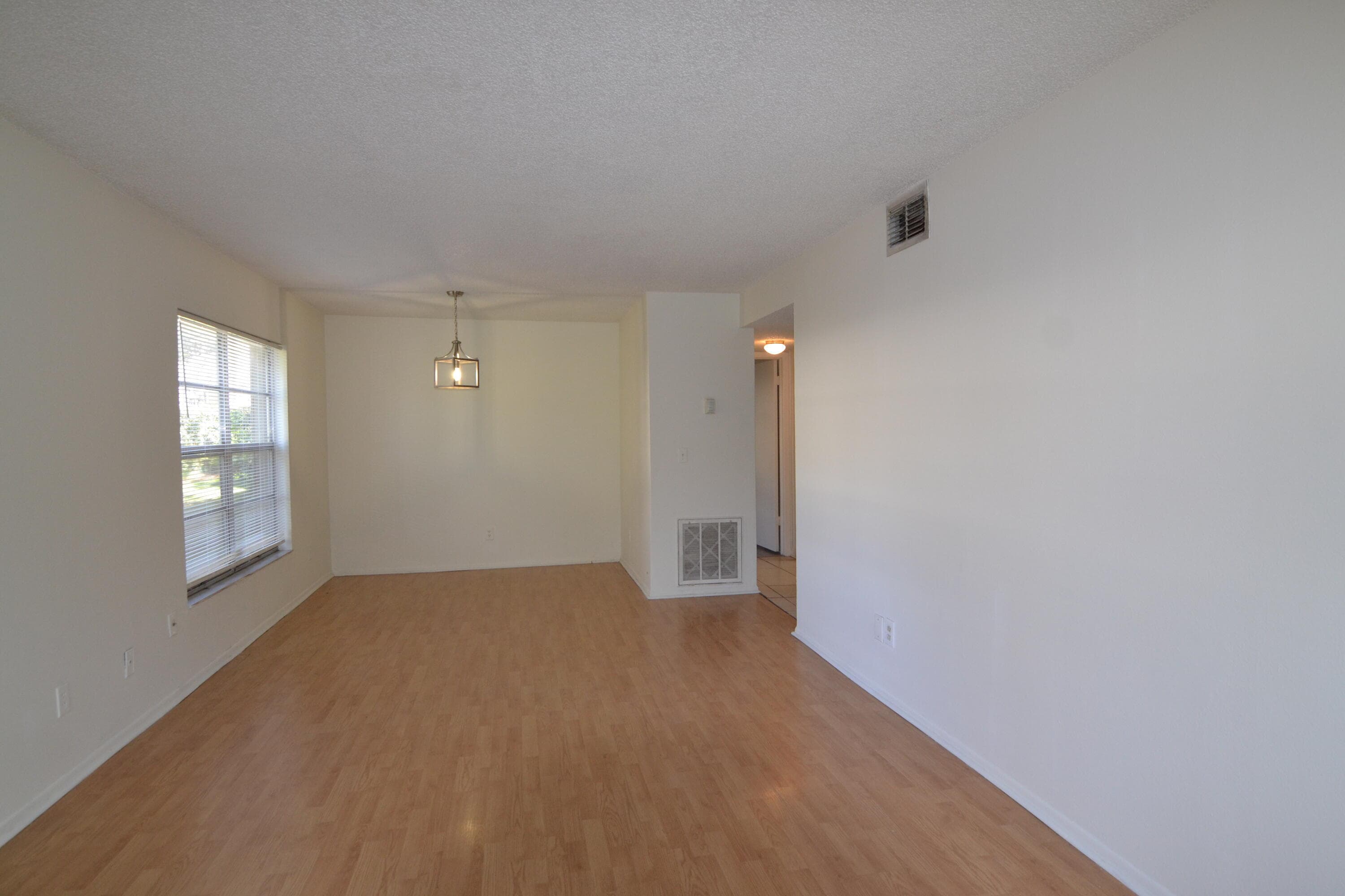 14308 Hanging Moss Circle 102, Tampa, FL 33613 — photo 2 of 19