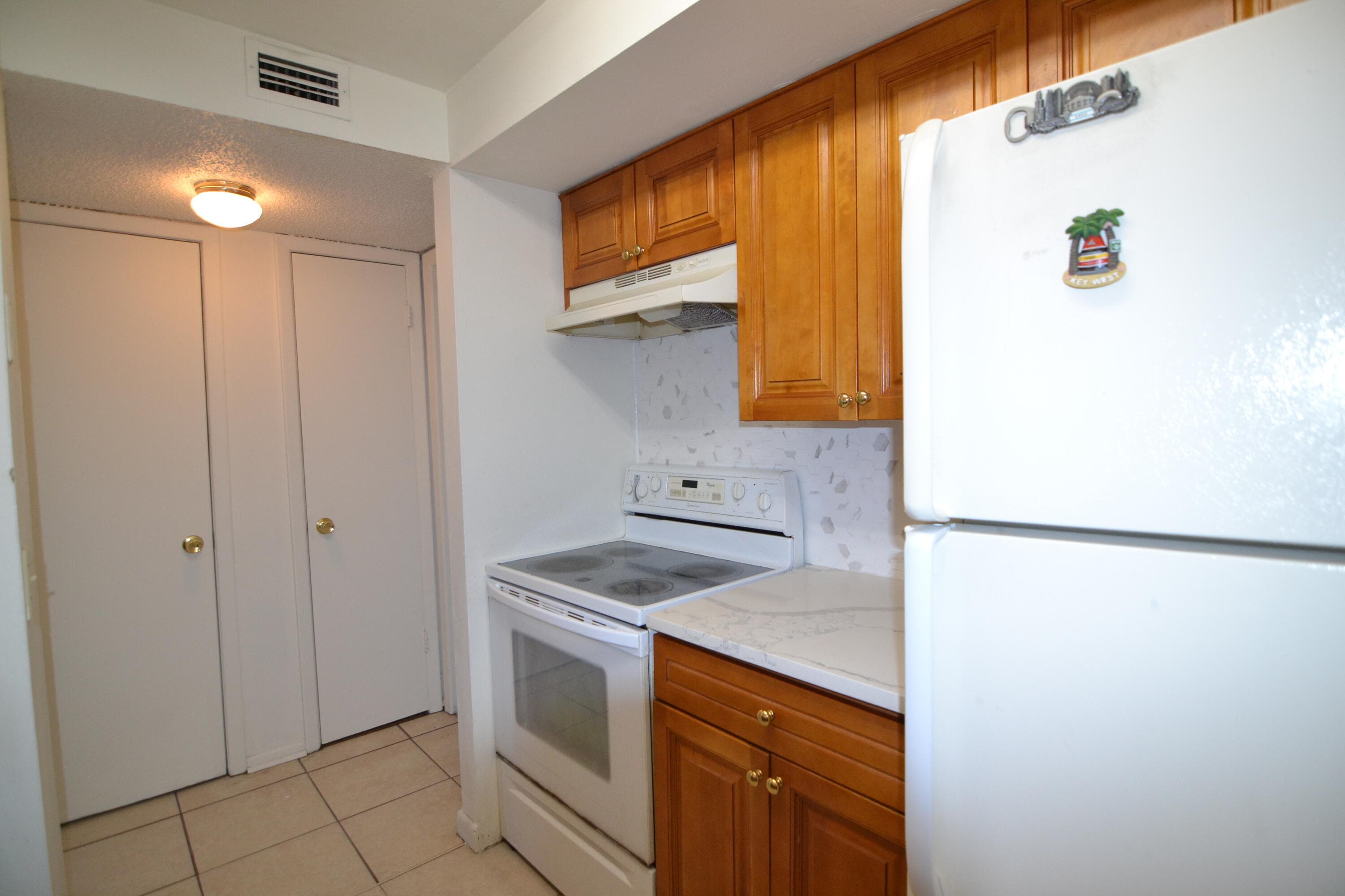 14308 Hanging Moss Circle 102, Tampa, FL 33613 — photo 6 of 19