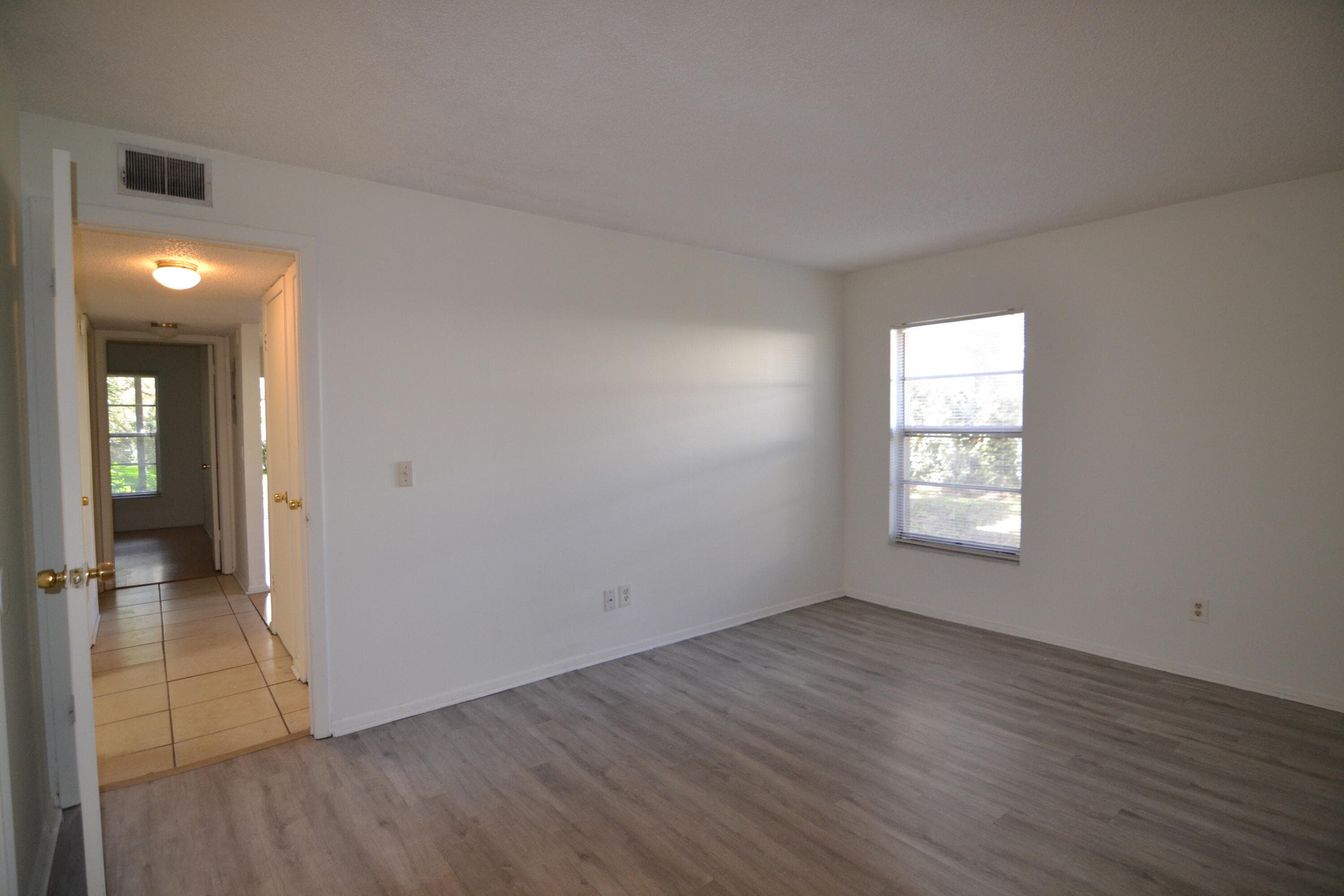 14308 Hanging Moss Circle 102, Tampa, FL 33613 — photo 12 of 19