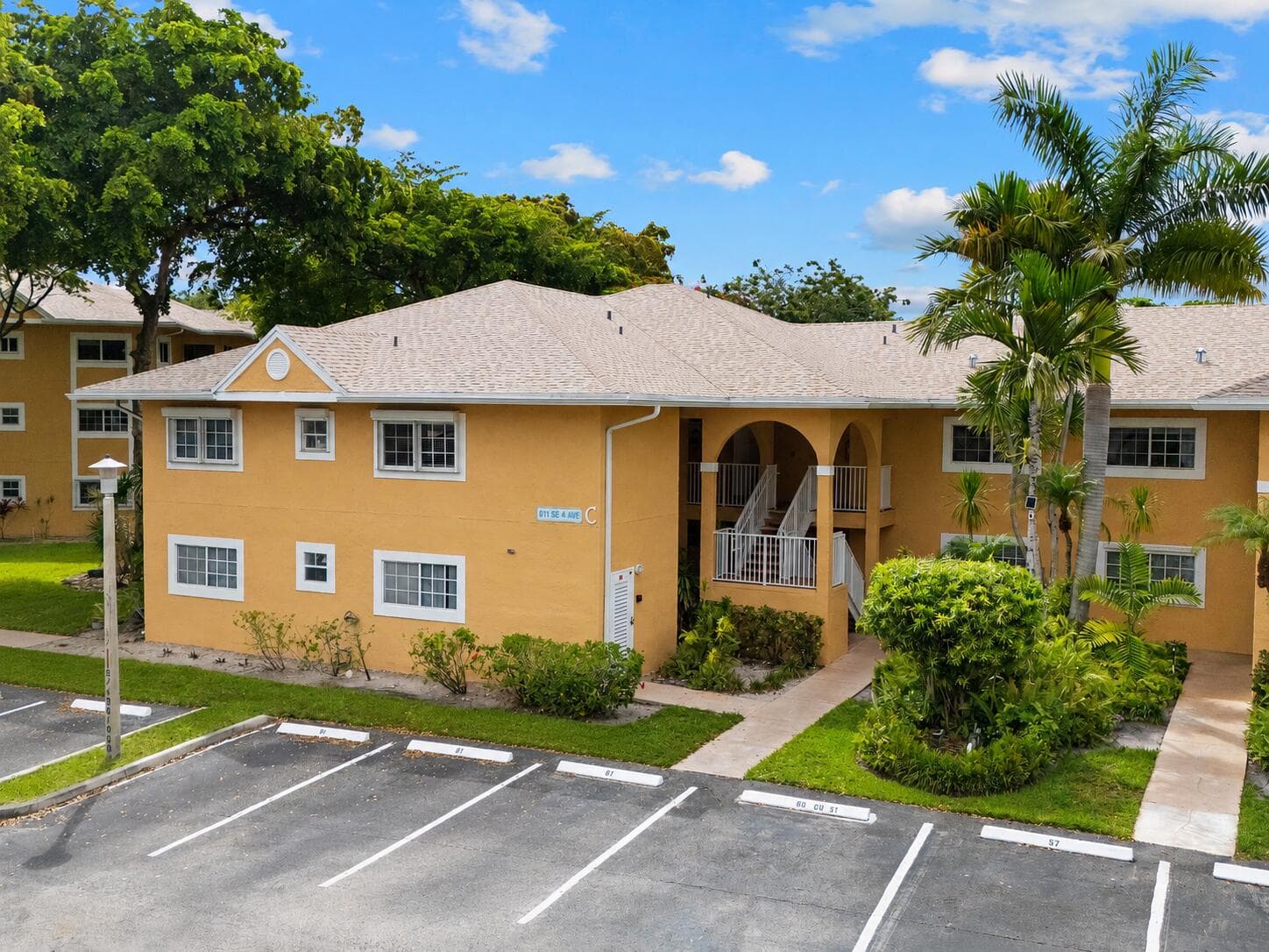 811 SE 4th Avenue C103, Dania Beach, FL 33004 — photo 1 of 21