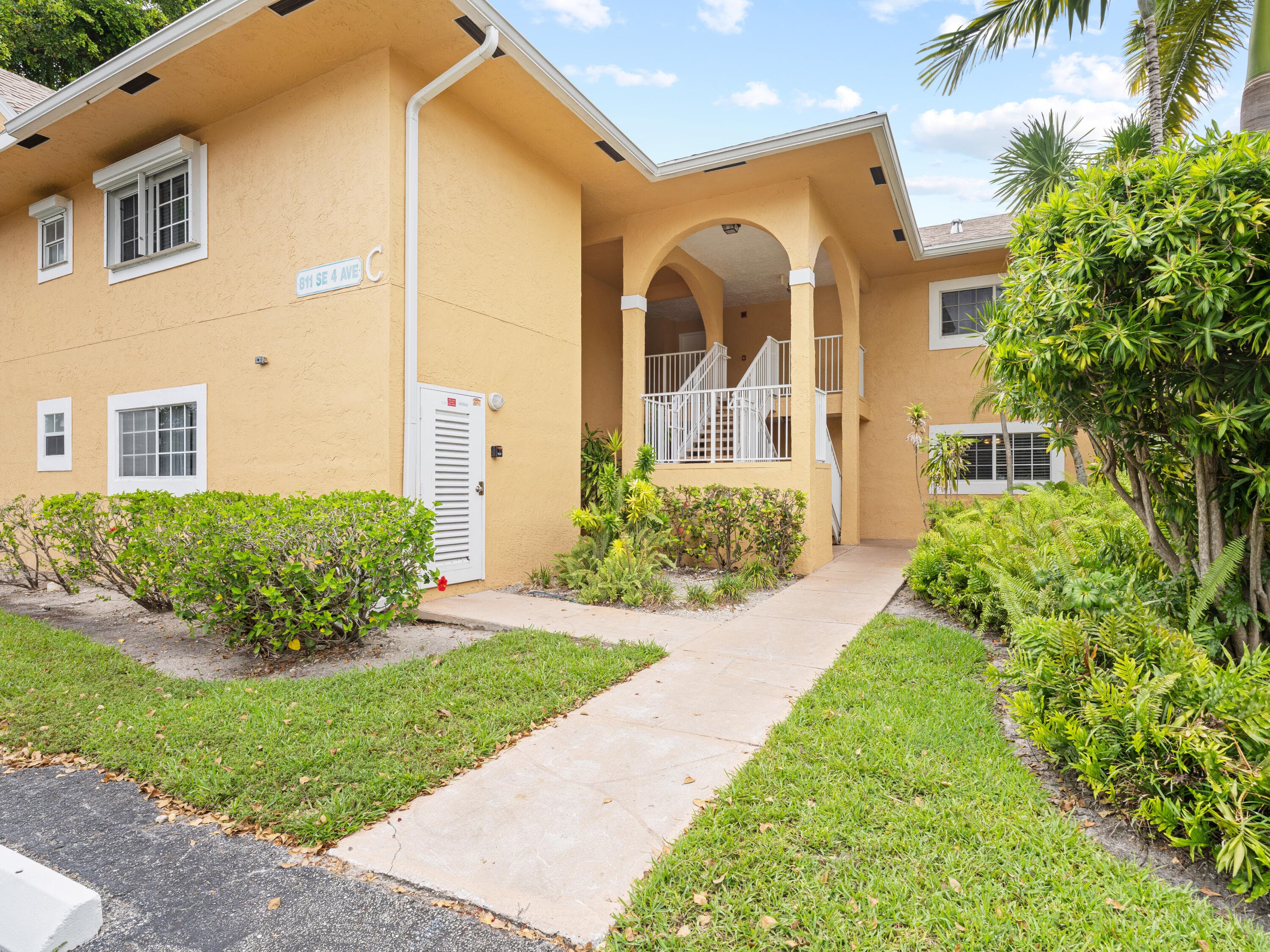 811 SE 4th Avenue C103, Dania Beach, FL 33004 — photo 3 of 21