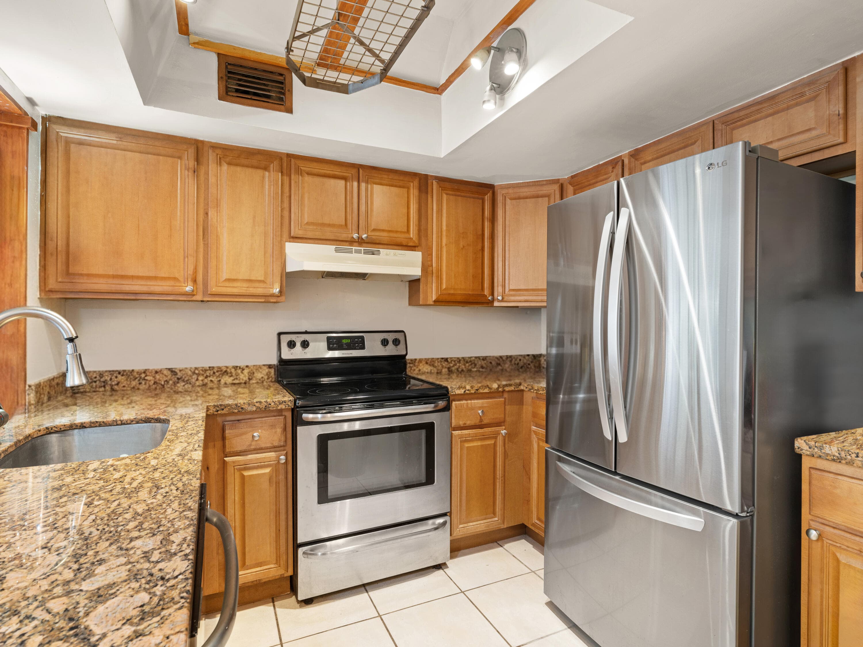 811 SE 4th Avenue C103, Dania Beach, FL 33004 — photo 5 of 21