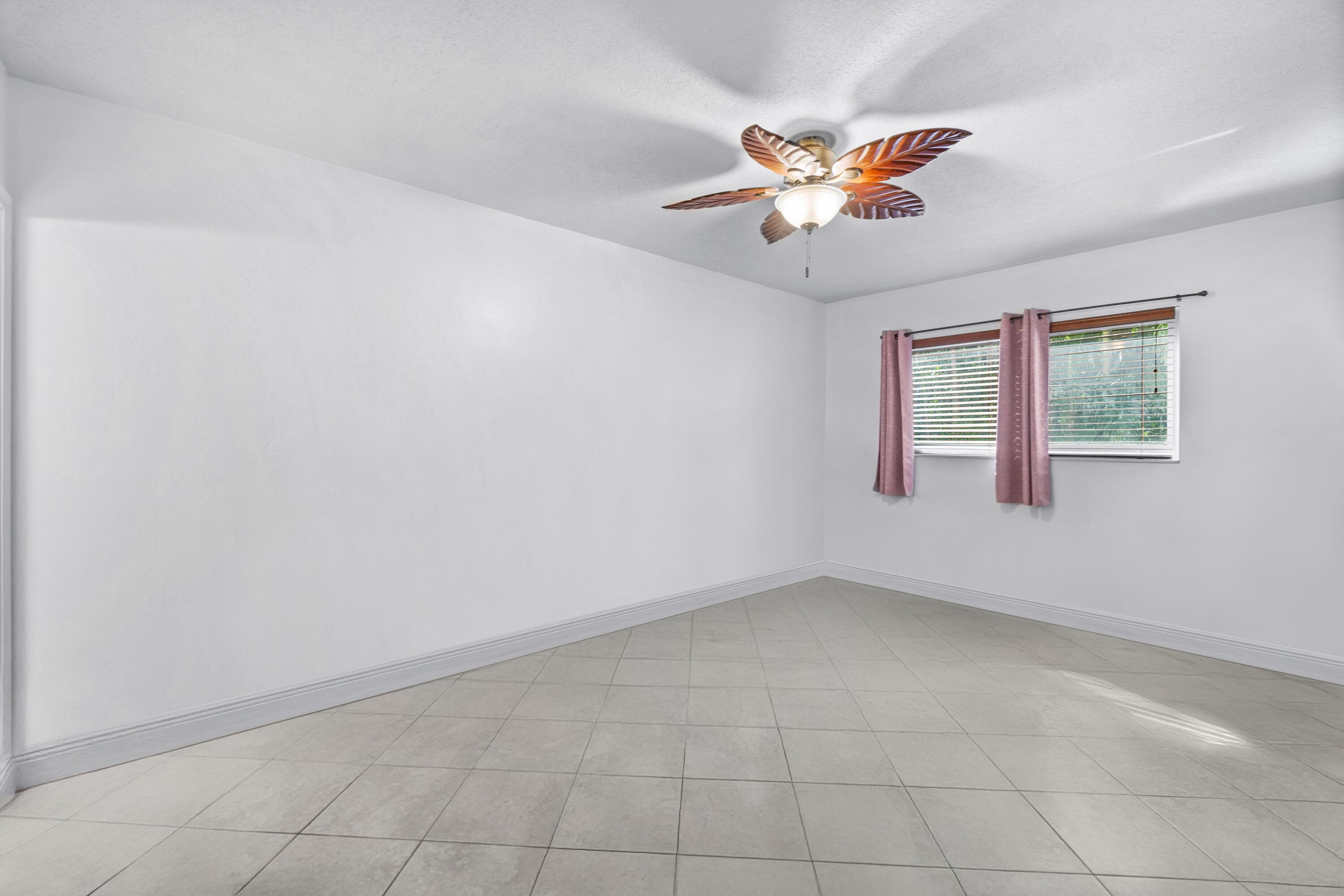 658 NE 6th Court E E, Boynton Beach, FL 33435 — photo 6 of 26