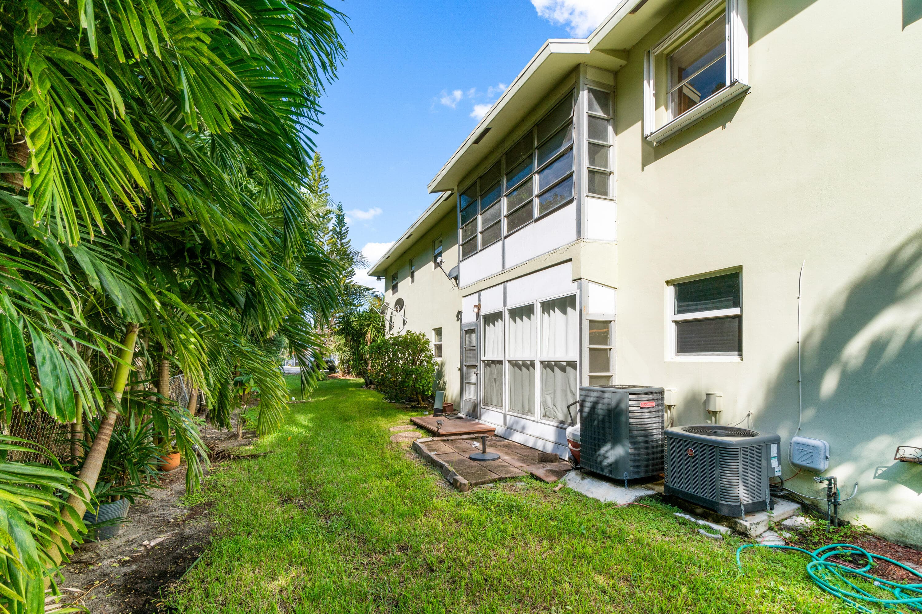 658 NE 6th Court E E, Boynton Beach, FL 33435 — photo 24 of 26