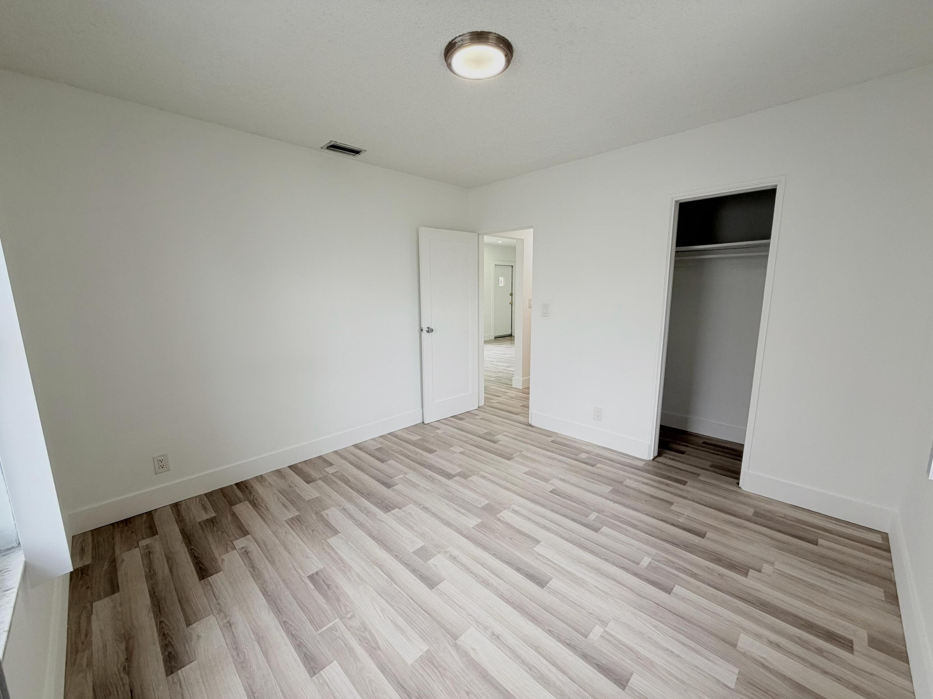 831 El Prado, West Palm Beach, FL 33405 — photo 8 of 21