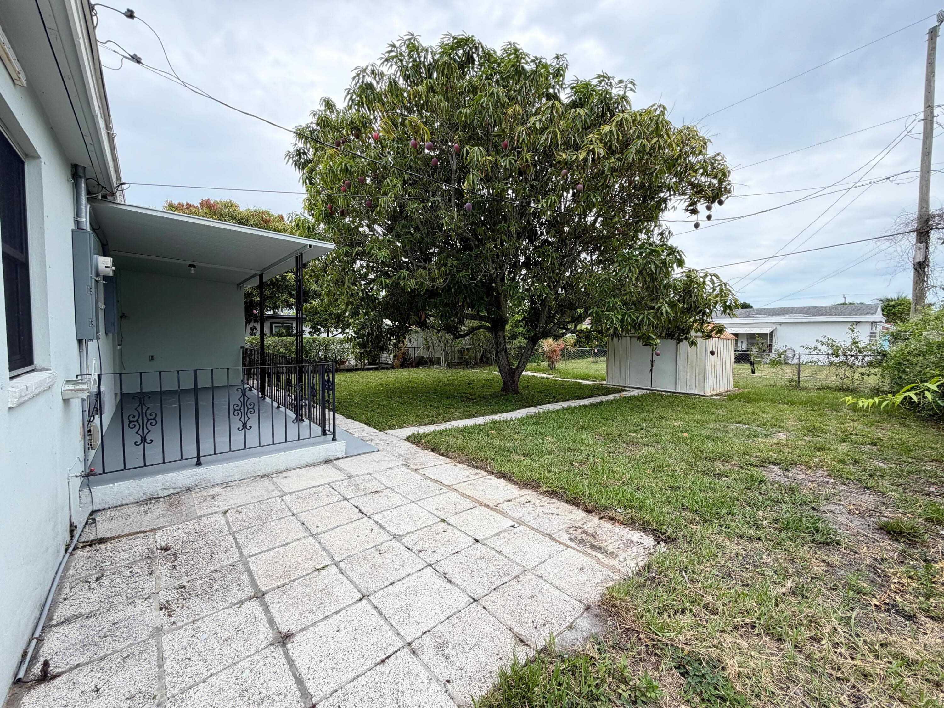 831 El Prado, West Palm Beach, FL 33405 — photo 13 of 21