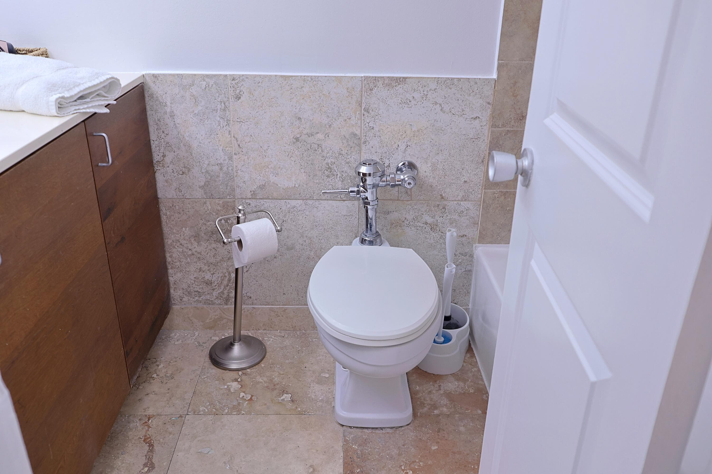 26 Diplomat Parkway 2280, Hallandale, FL 33009 — photo 13 of 15